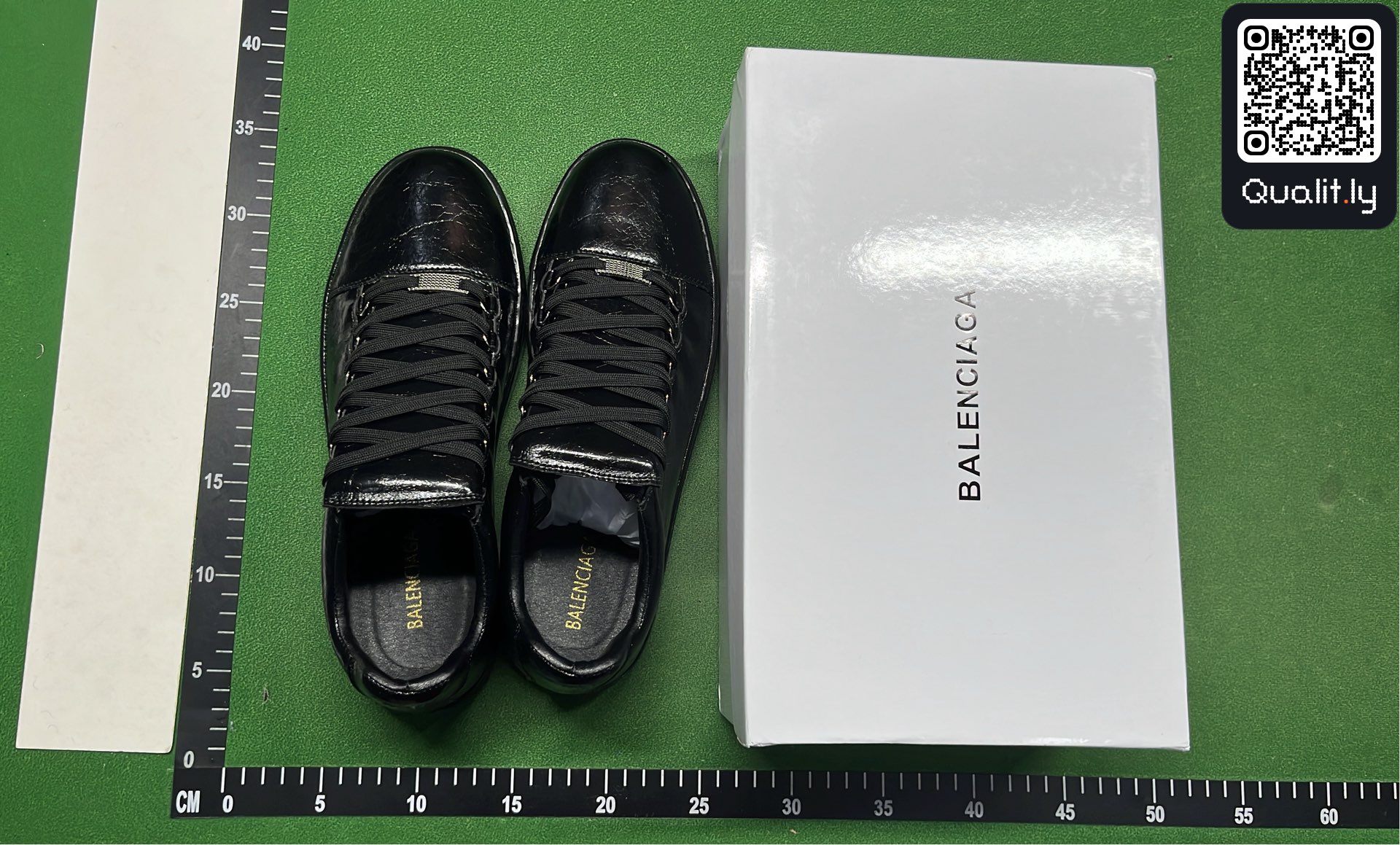 Sneakers QC photo 1 of 6