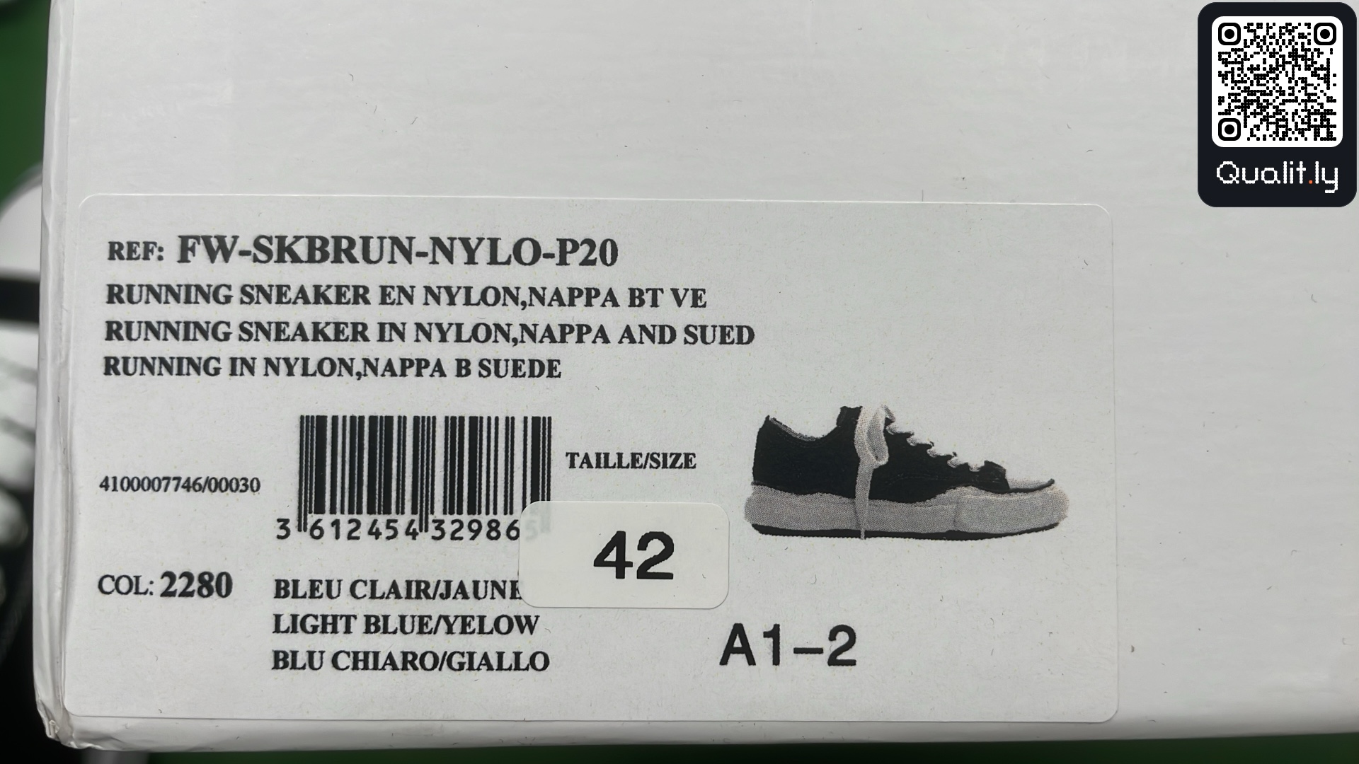 Sneakers — foto QC 2 di 36