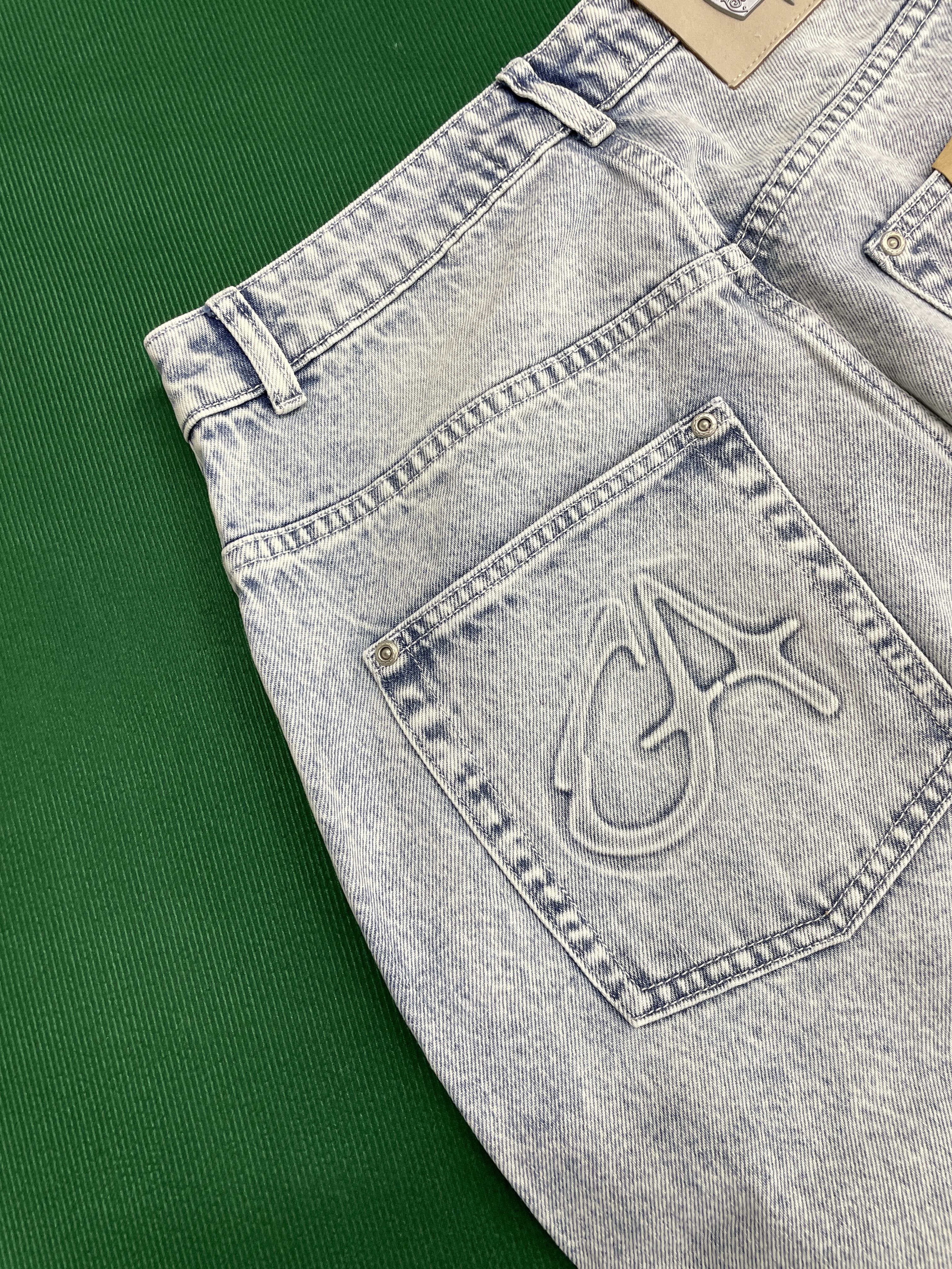 Jeans QC photo 3 of 38