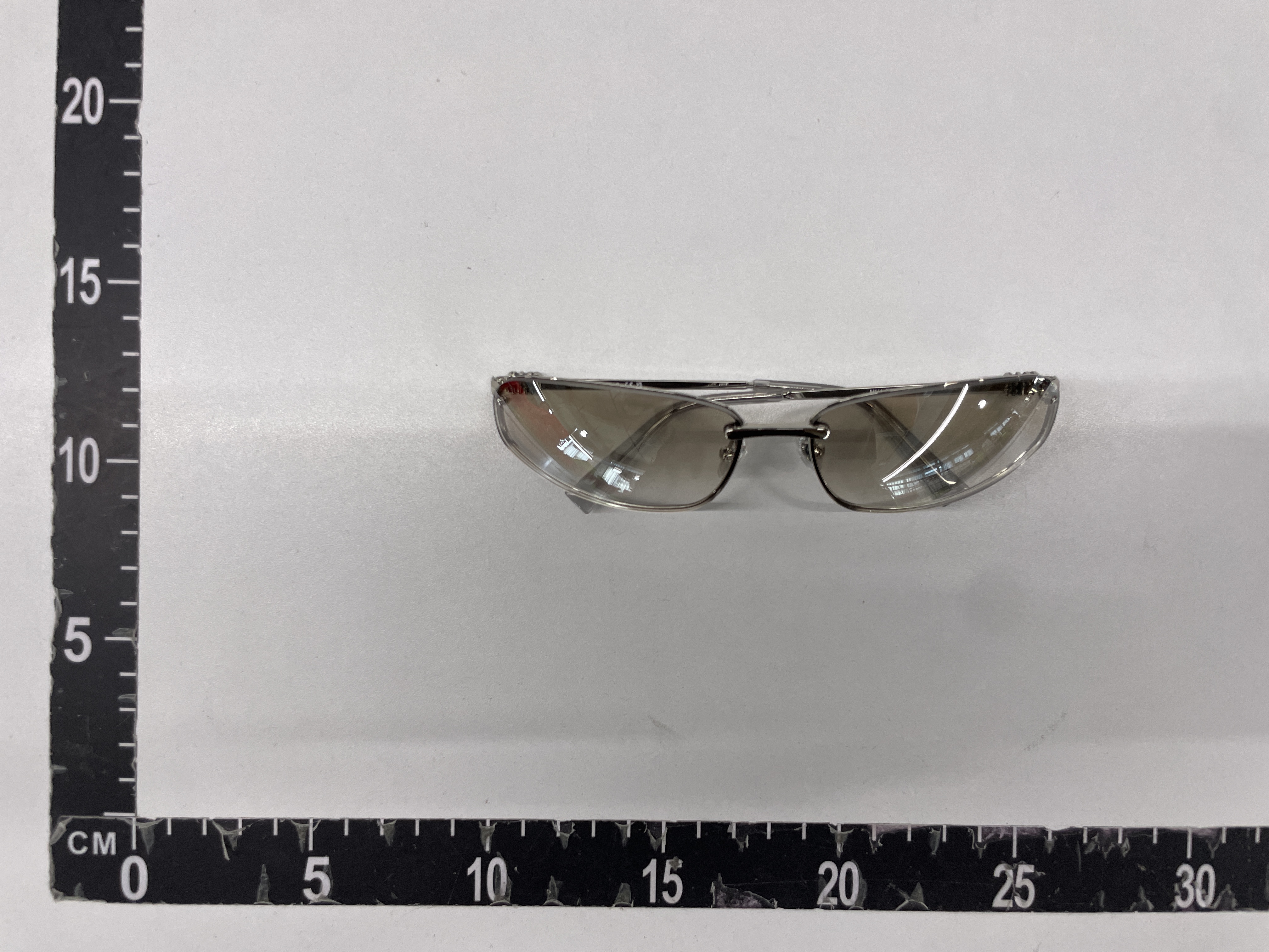 太阳镜 QC 照片 1 / 8