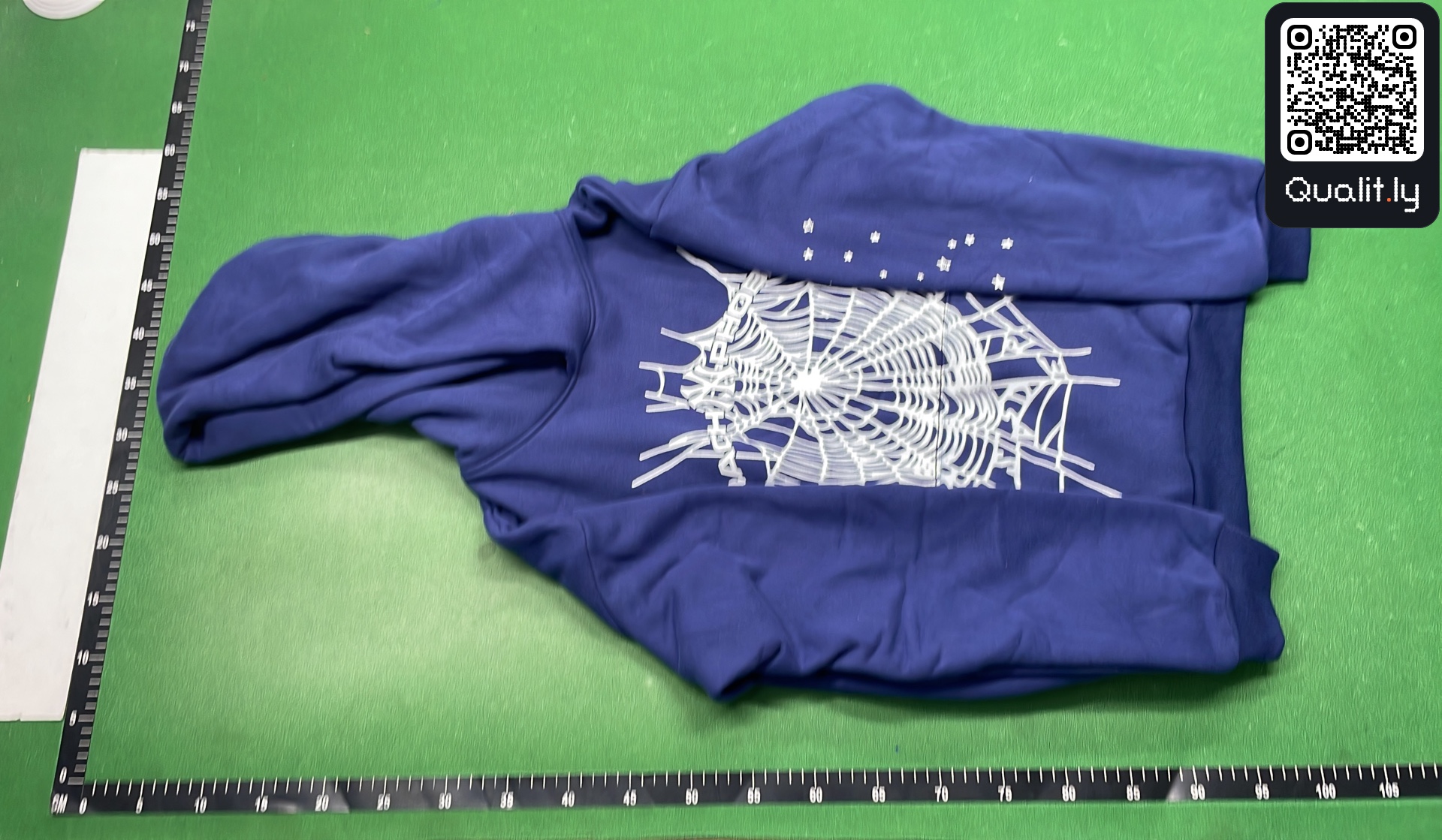 Hoodie QC photo 2 of 16