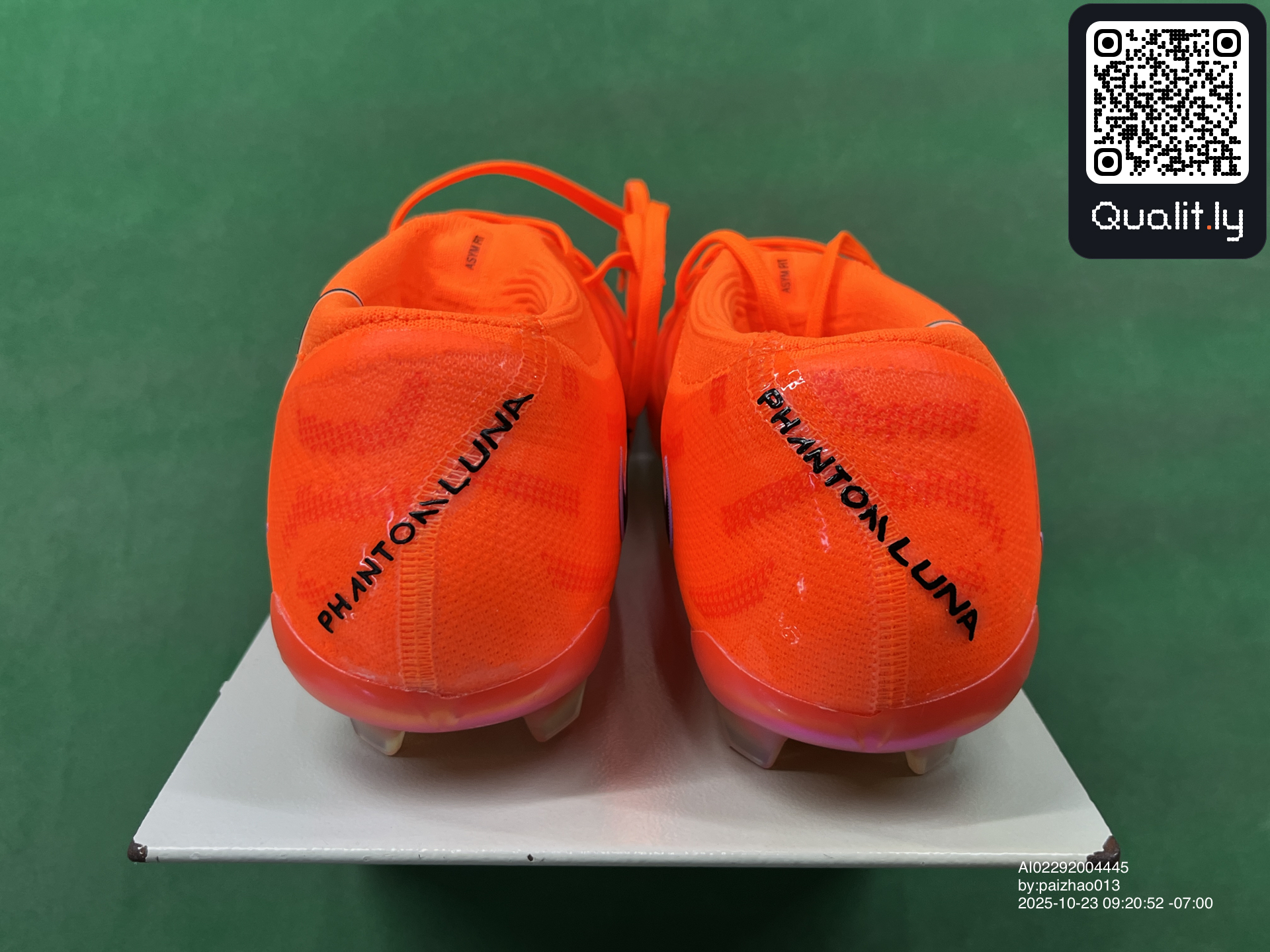 Sneakers QC photo 3 of 10