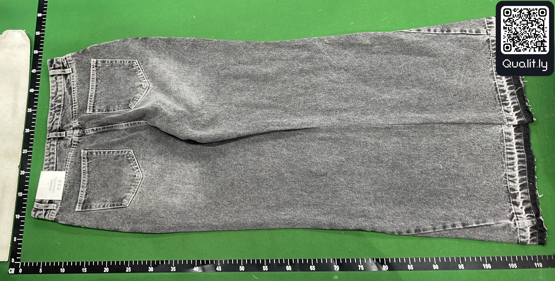 牛仔裤 QC 照片 3 / 103