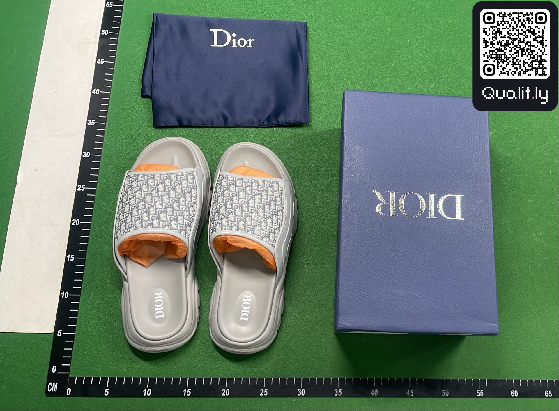 拖鞋 QC 照片 1 / 5