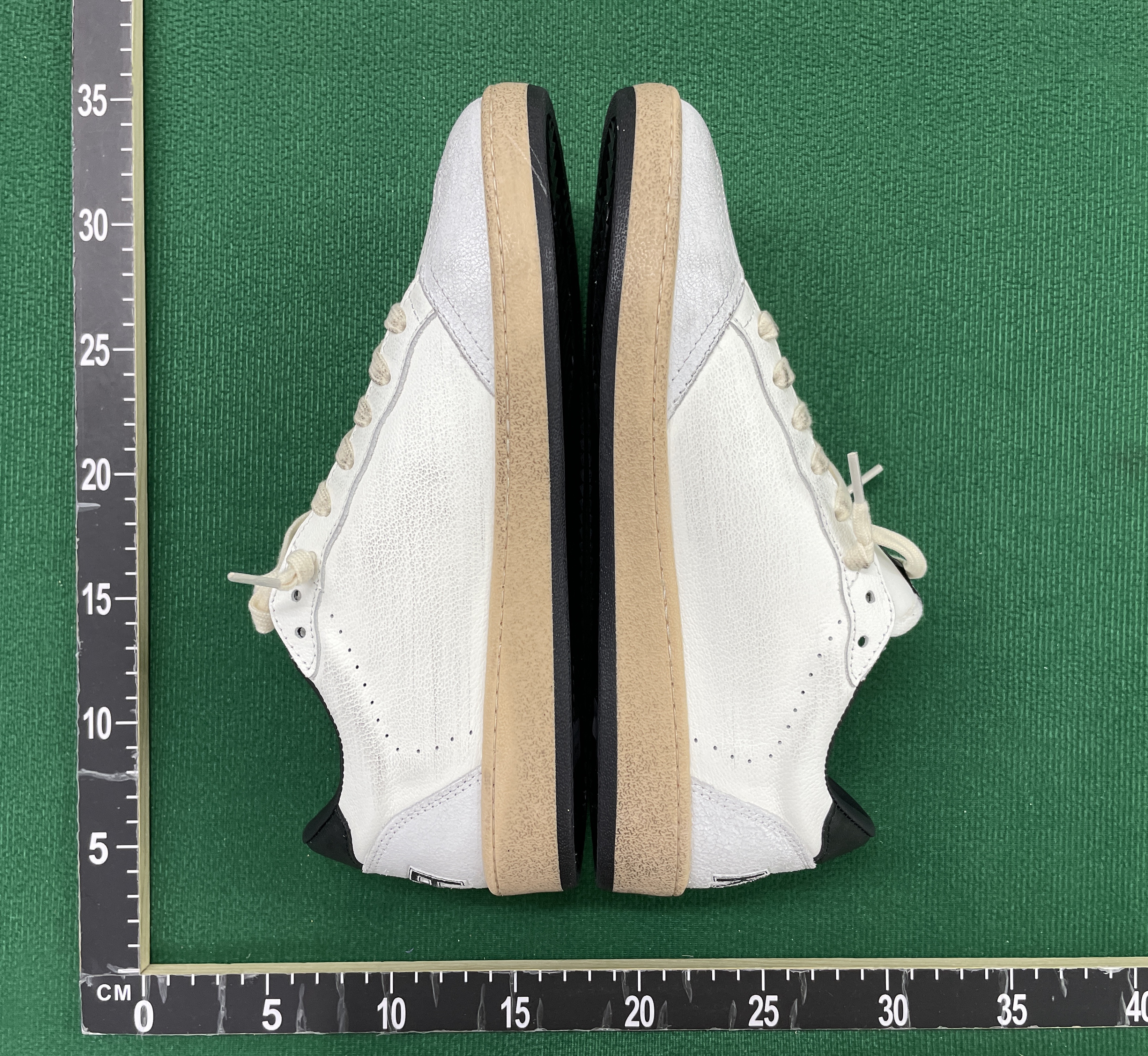 Sneakers — QC-foto 3 van 38
