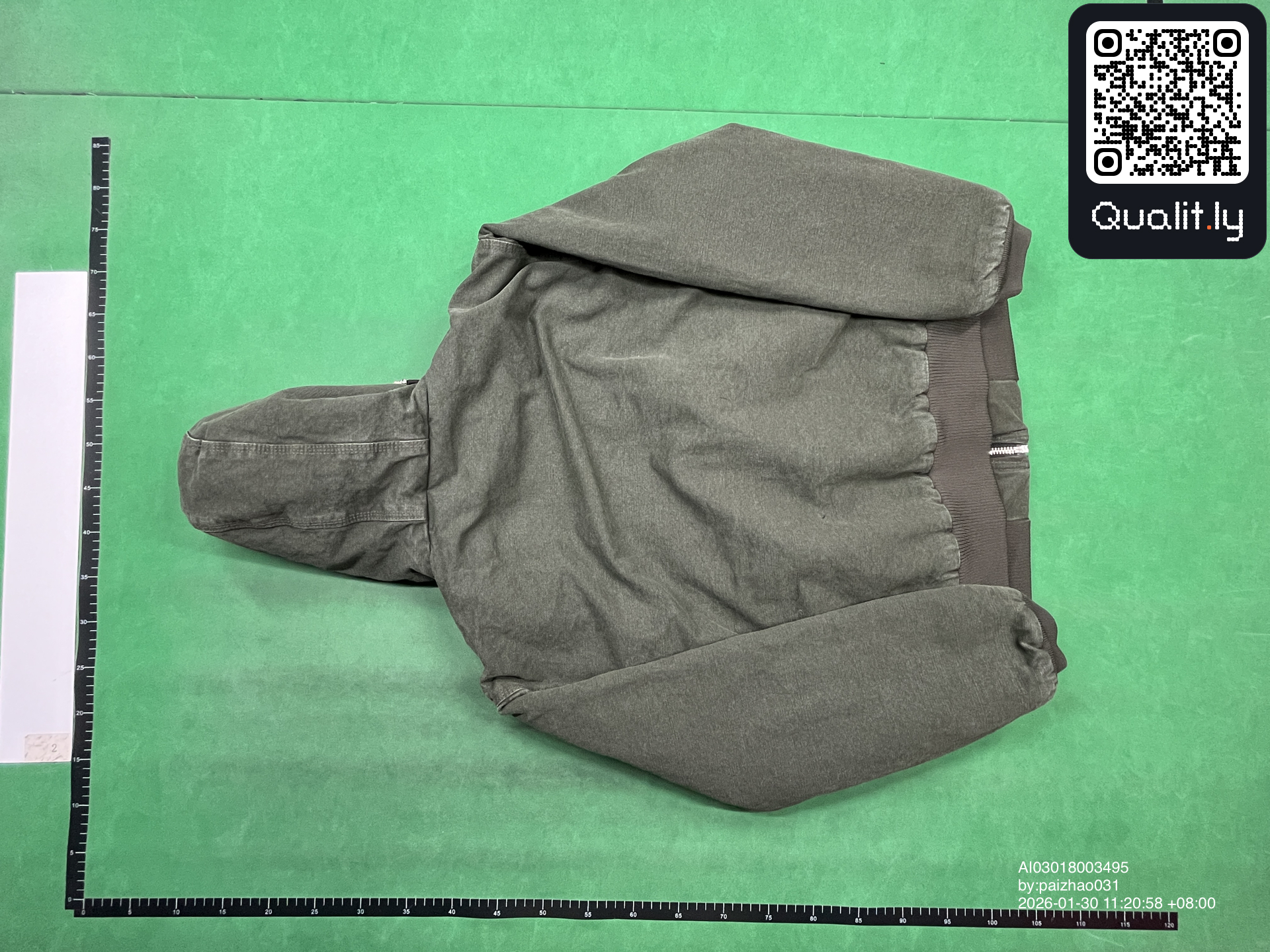 Hoodie — QC-Foto 2 von 10