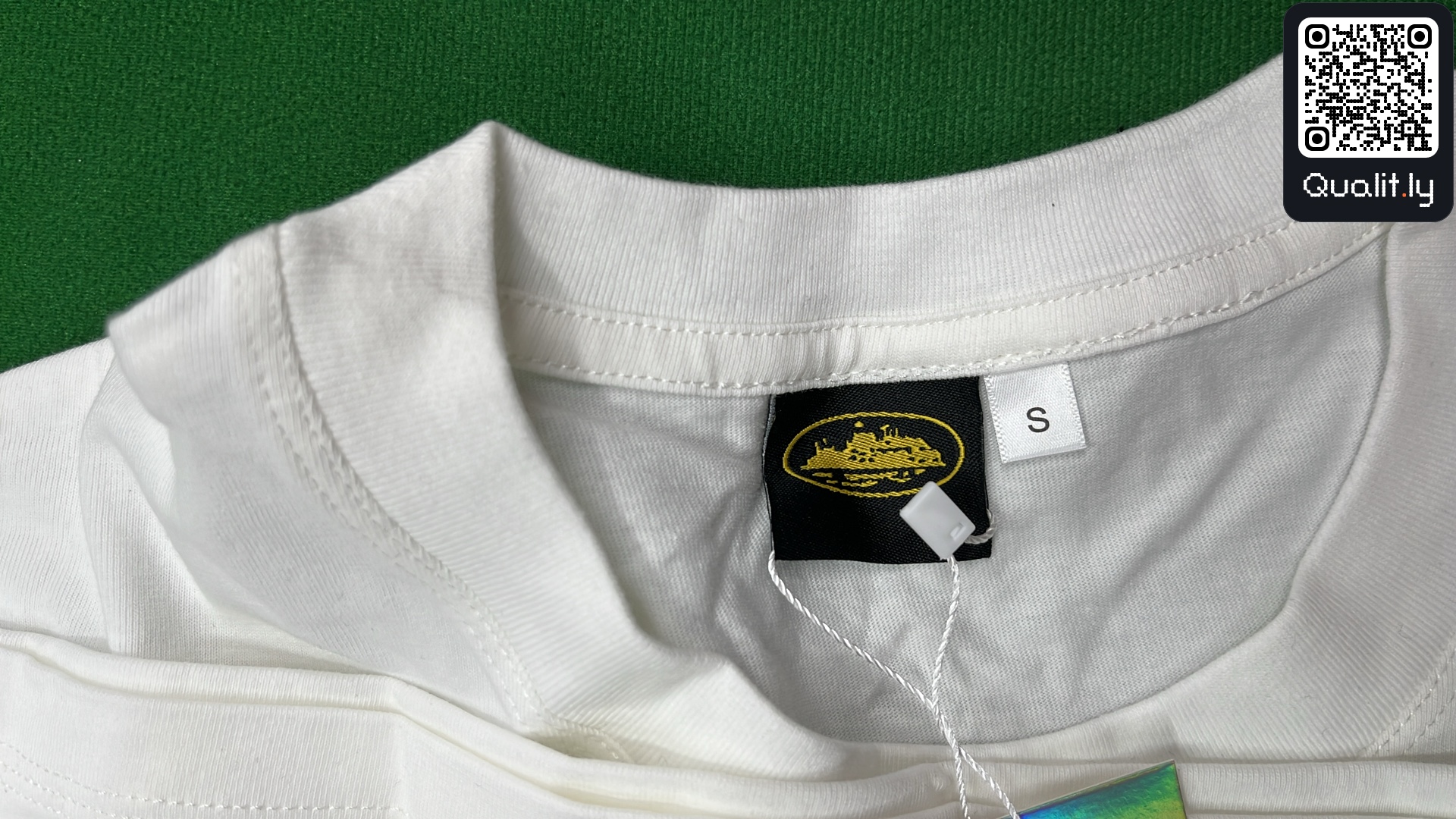 T-shirt QC photo 1 of 219