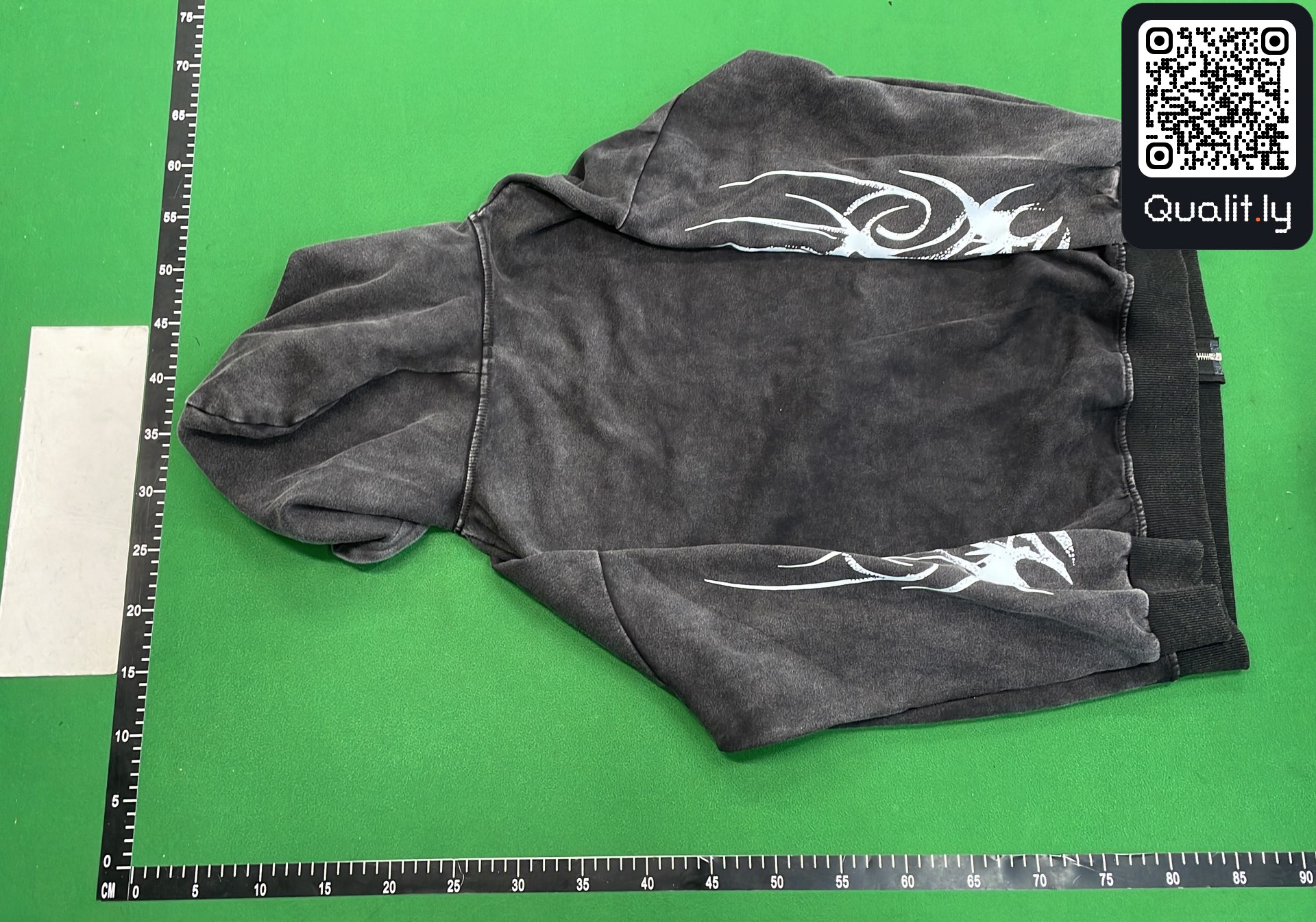 Hoodie QC photo 3 of 8