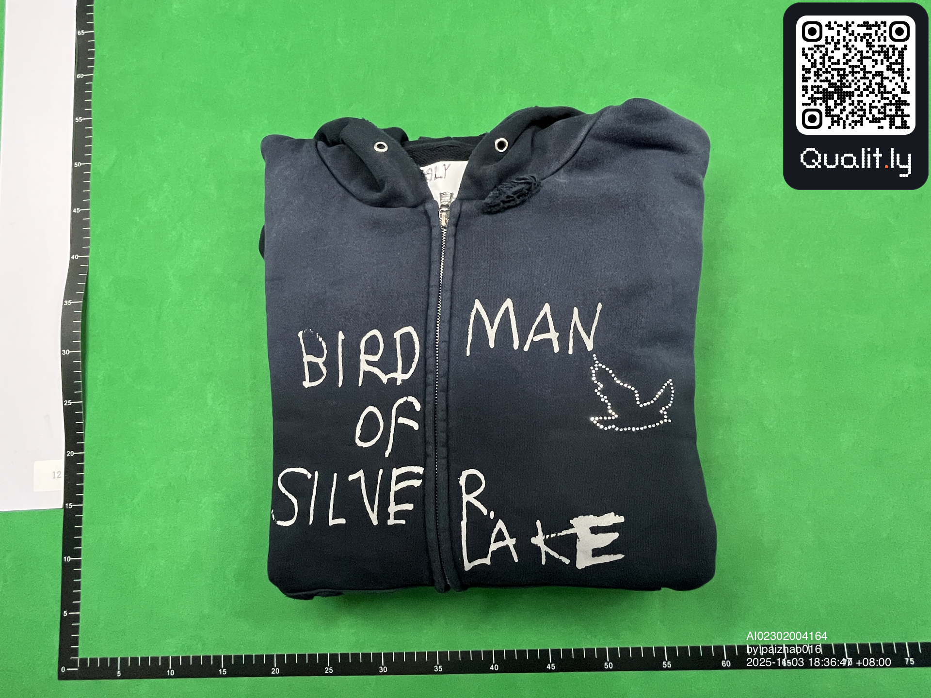 Pull — photo QC 1 sur 4