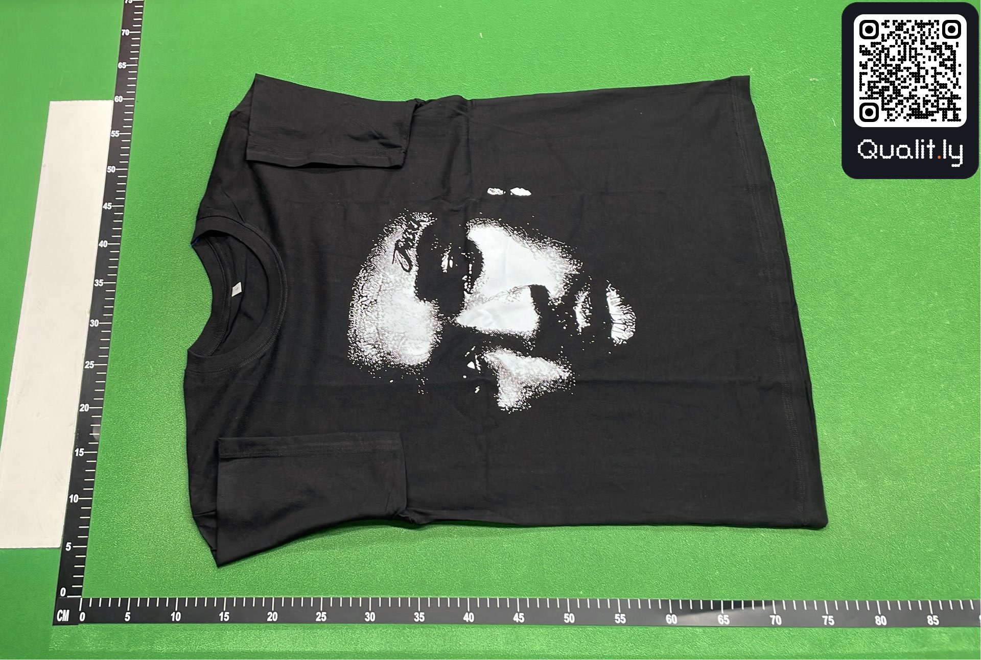 T-shirt — foto QC 2 di 12