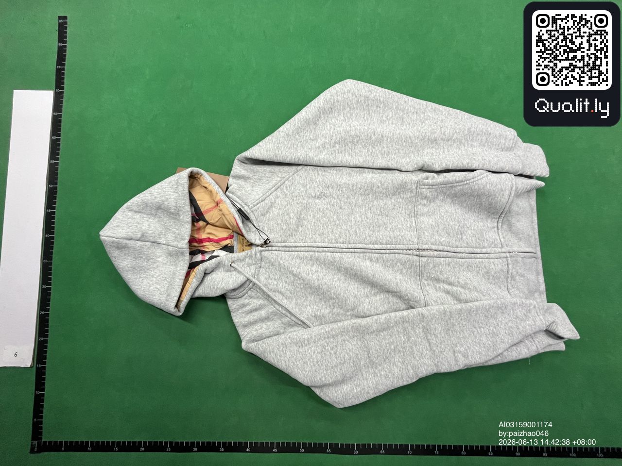 Hoodie — QC-foto 2 van 18