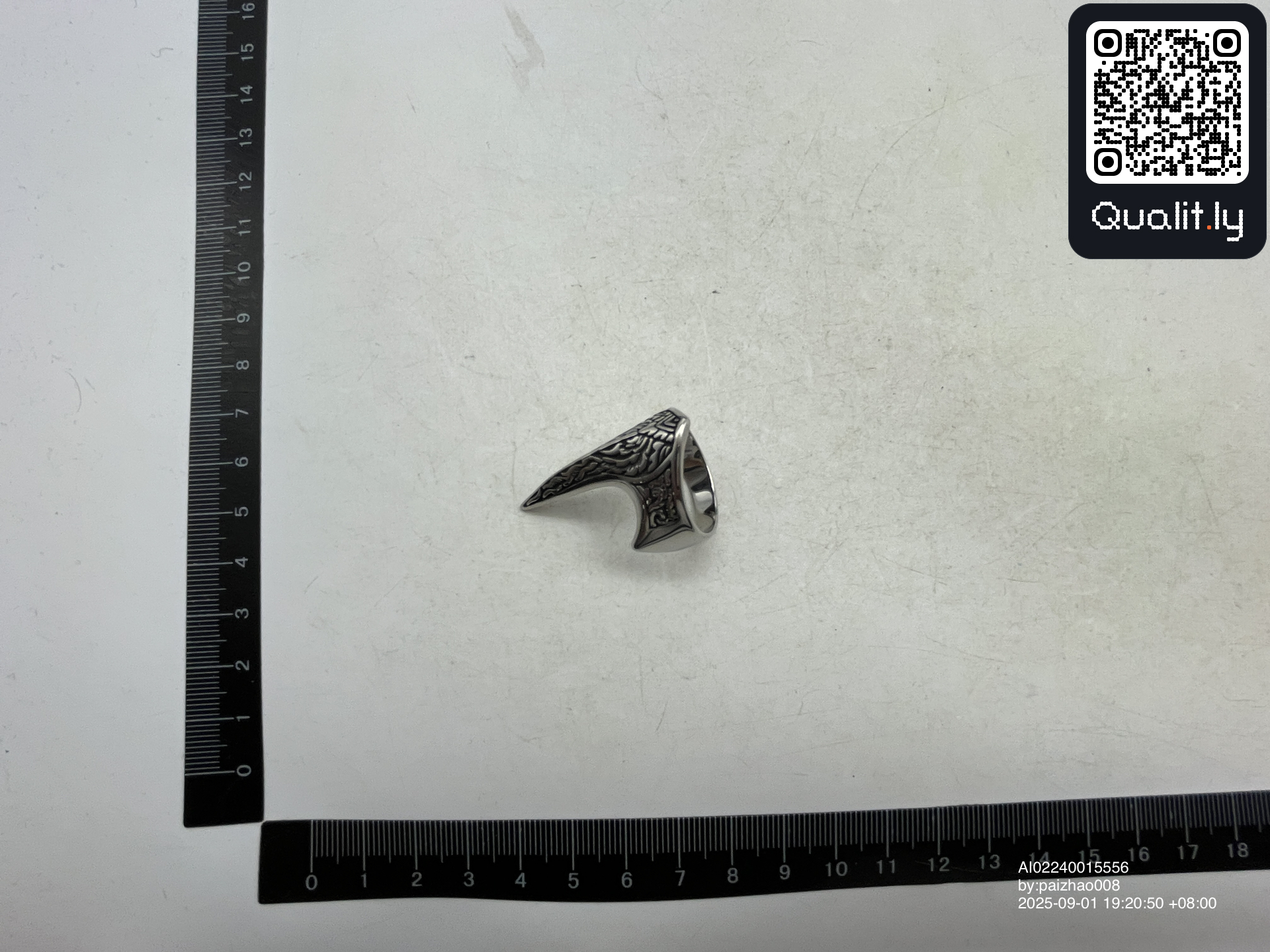 首饰 QC 照片 1 / 3