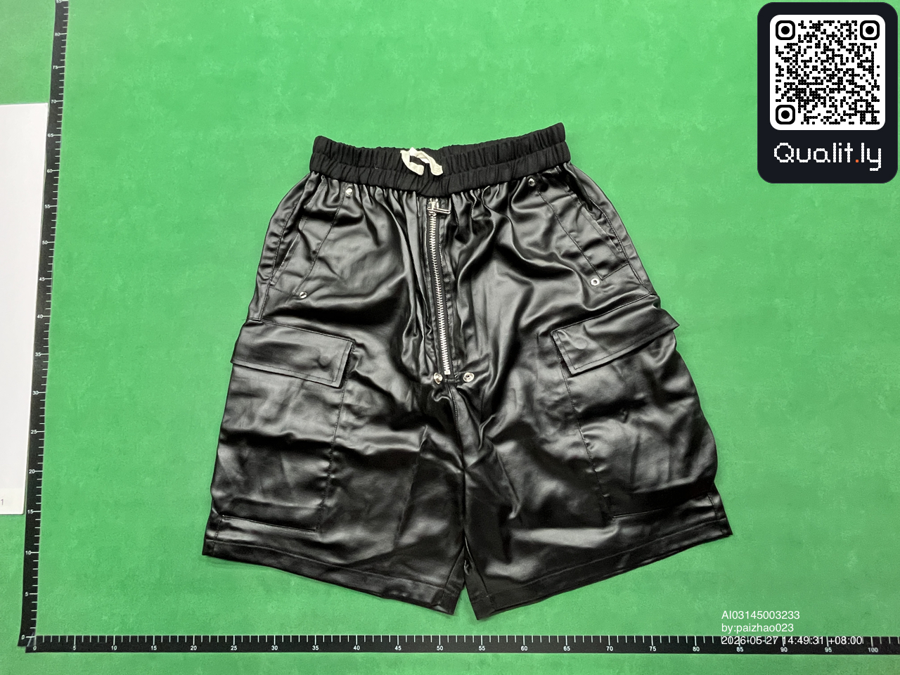 Pantaloncini — foto QC 3 di 12