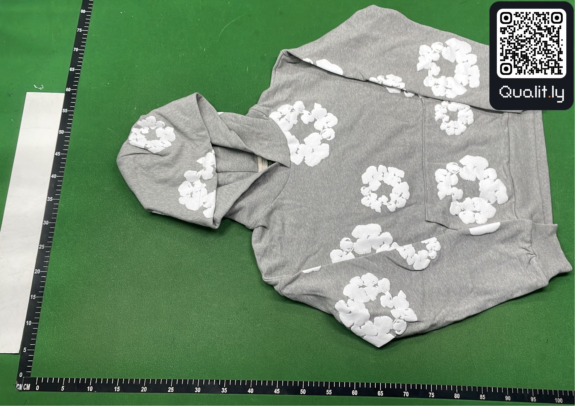 Hoodie QC photo 2 of 50
