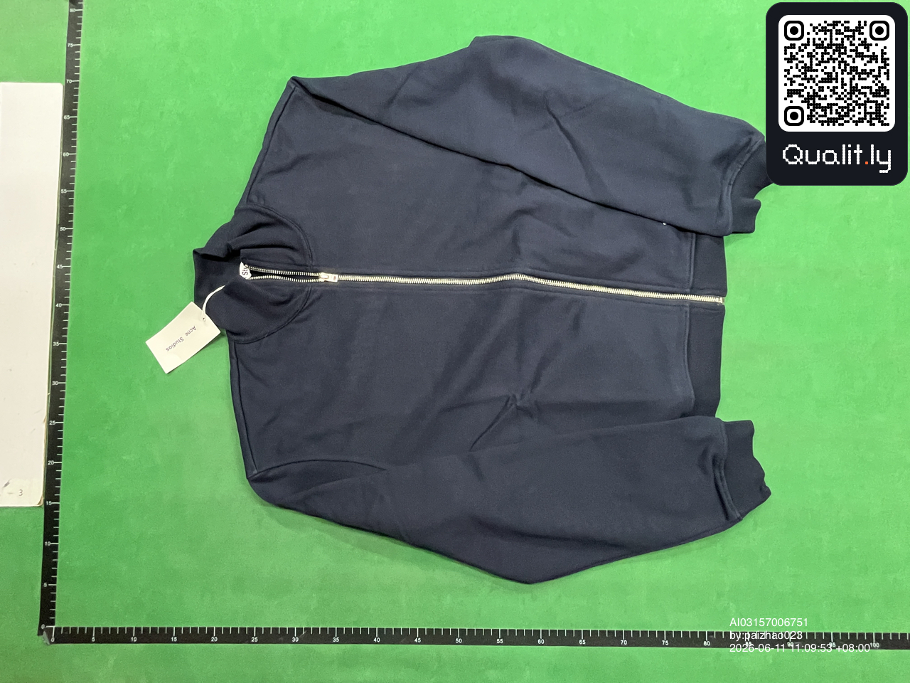 Sweatshirt QC photo 3 of 30