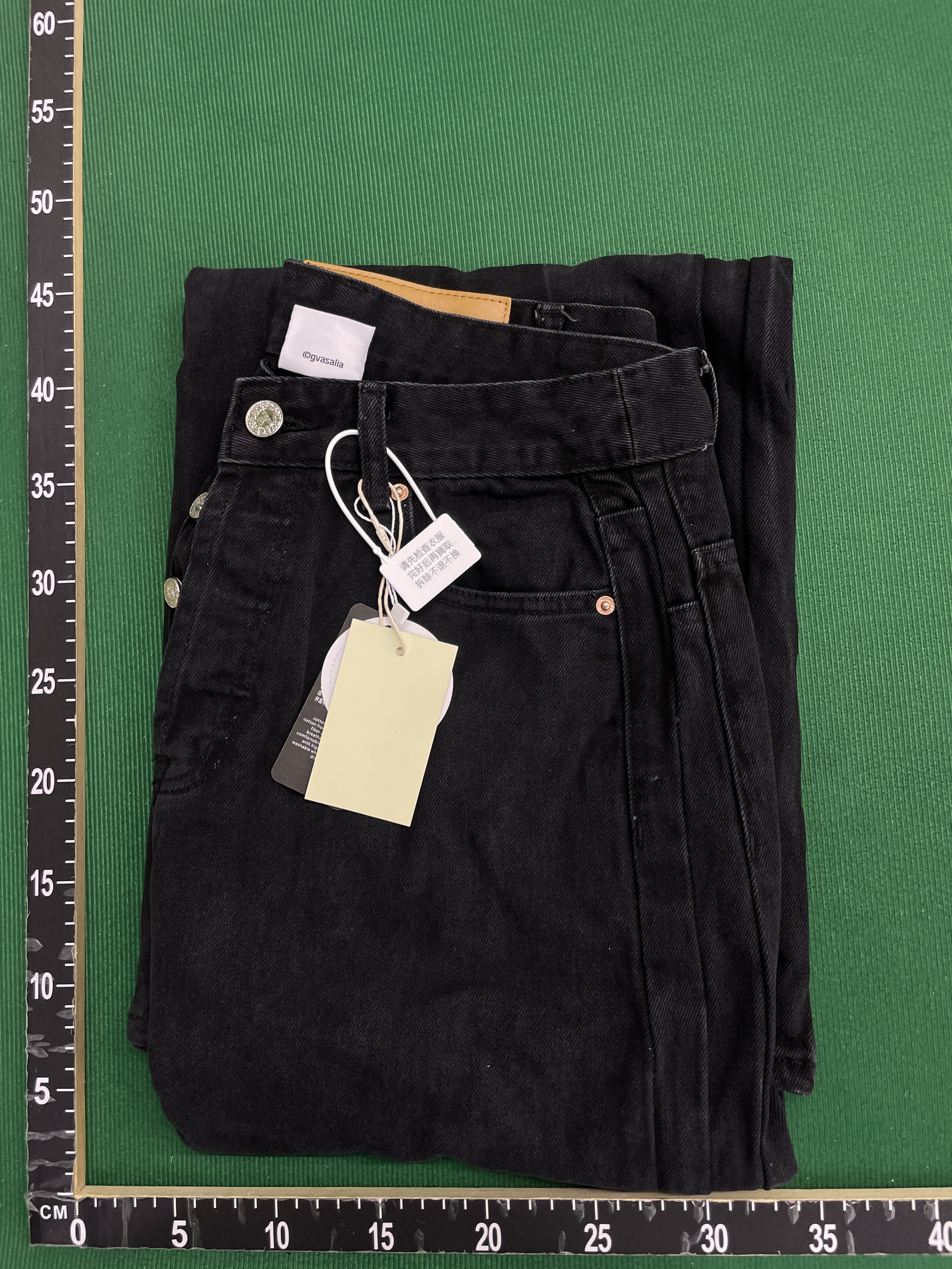 Pants QC photo 1 of 47