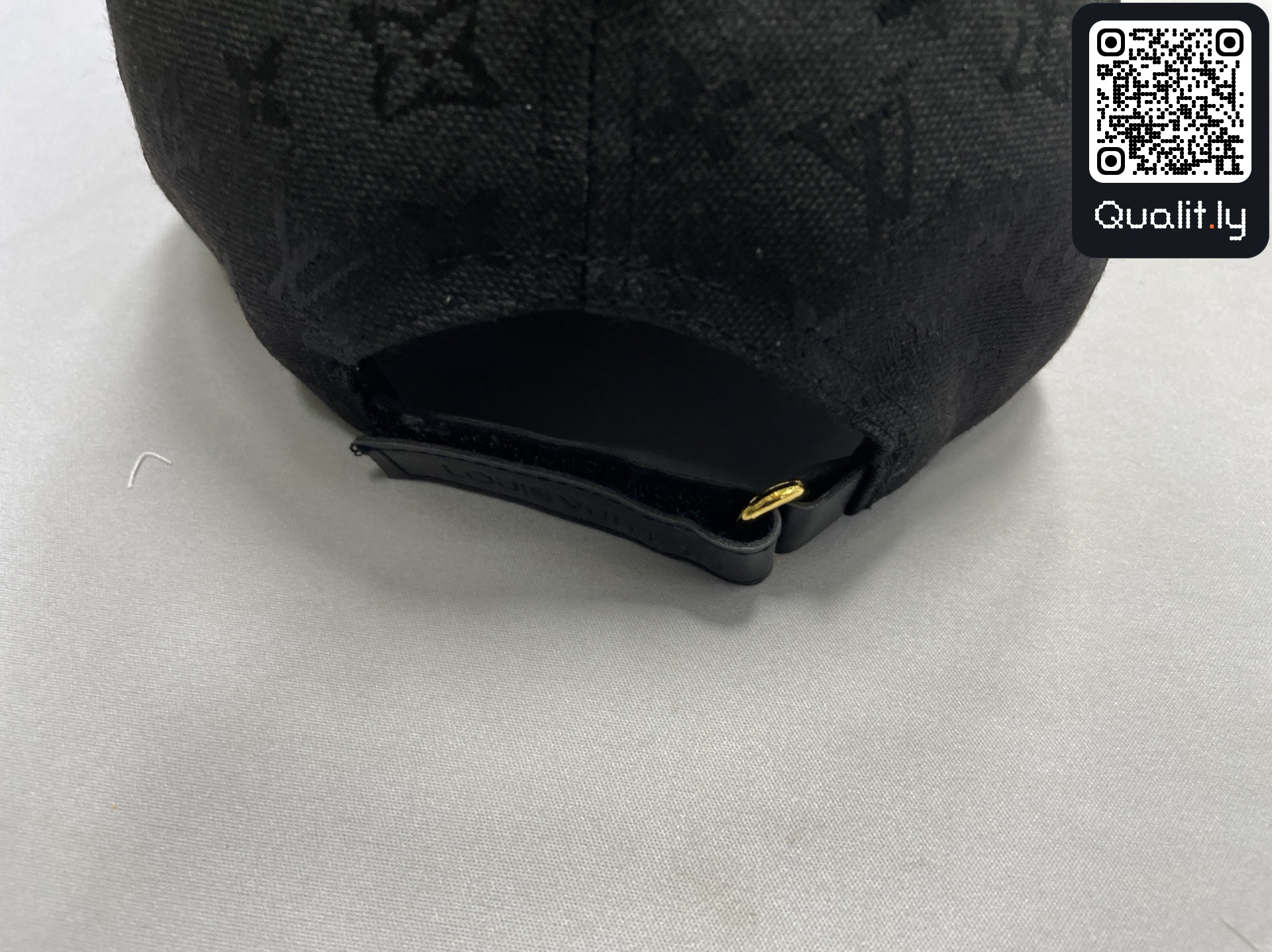 Pet — QC-foto 2 van 4