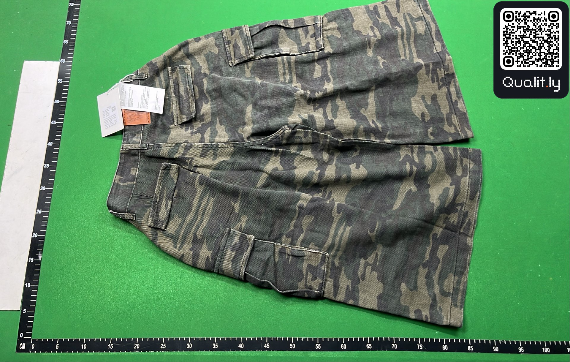 Pantaloncini — foto QC 3 di 12