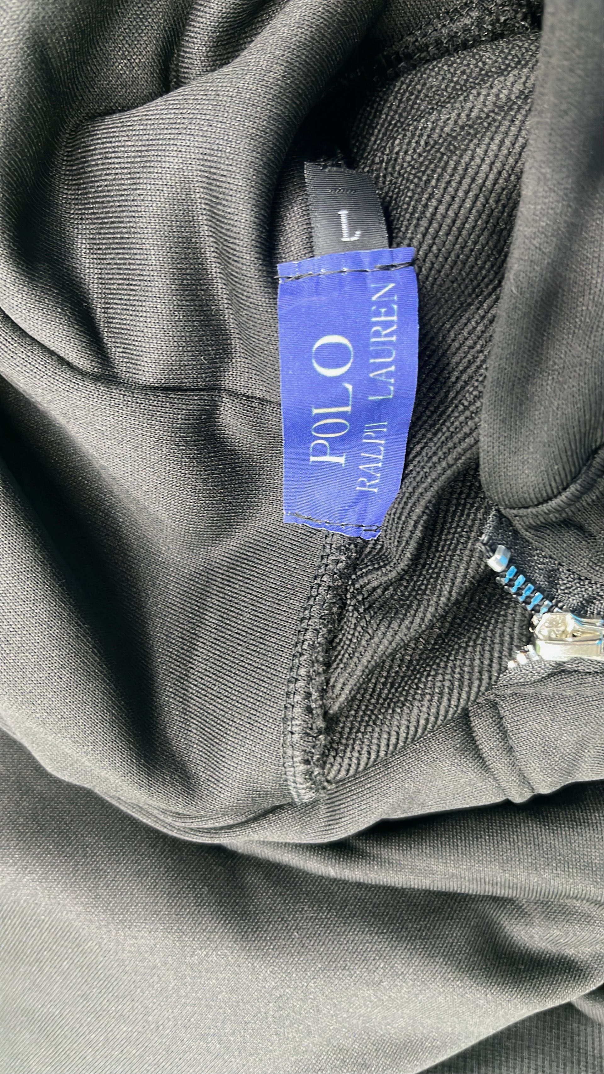 Hanorac cu glugă — fotografie QC 1 din 4