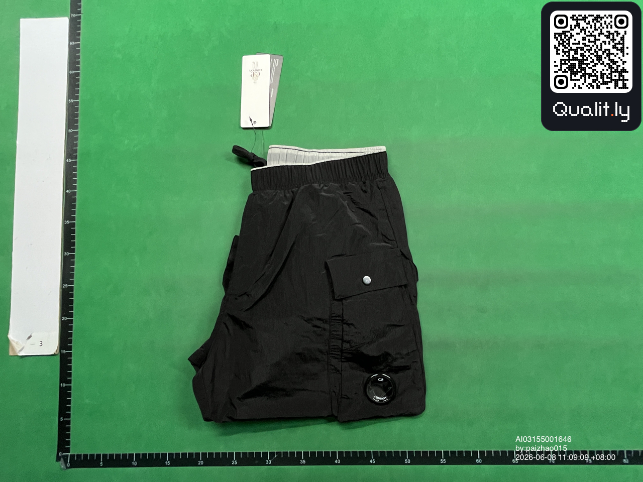 短裤 QC 照片 2 / 78