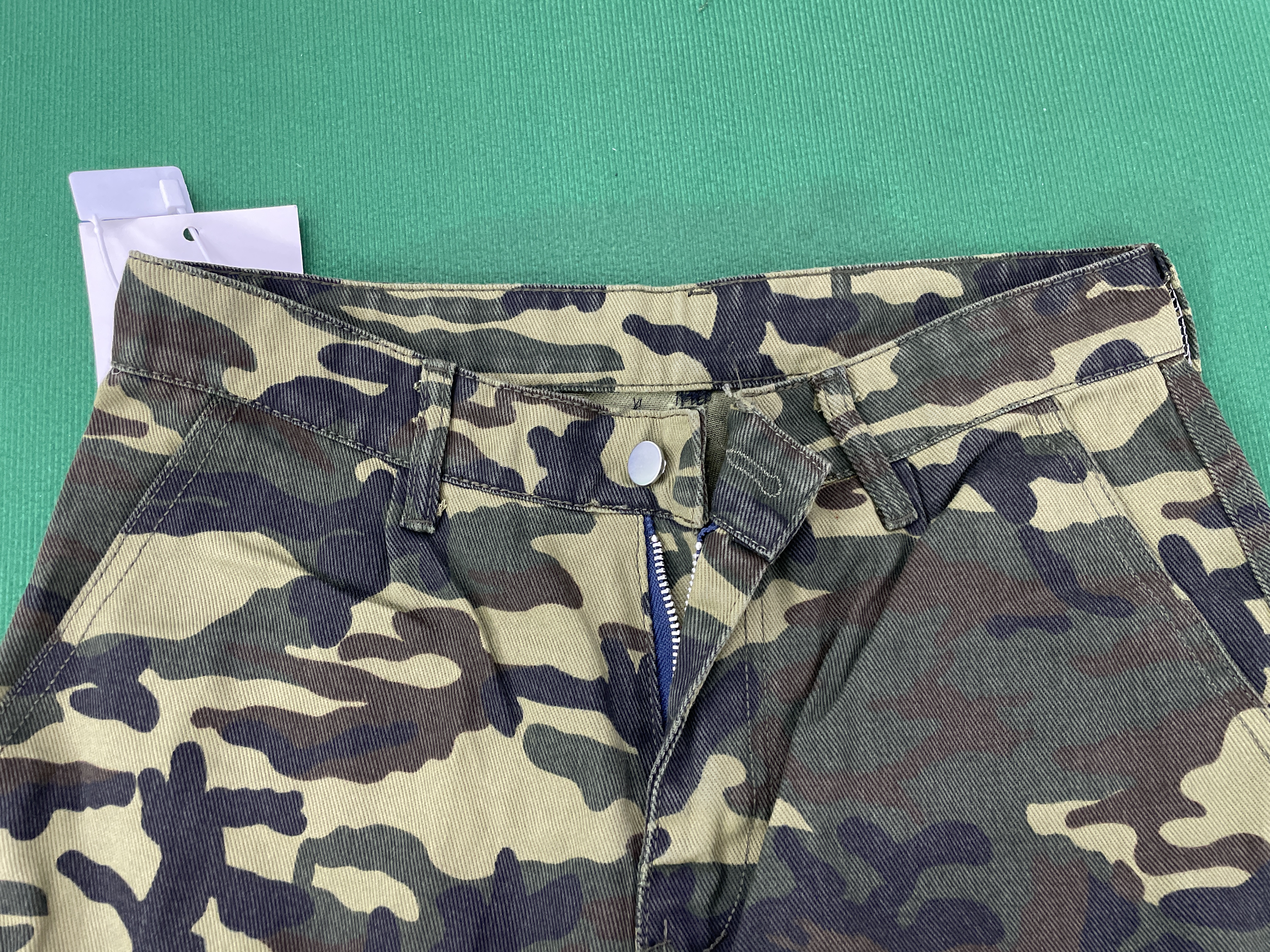 Short — photo QC 1 sur 47