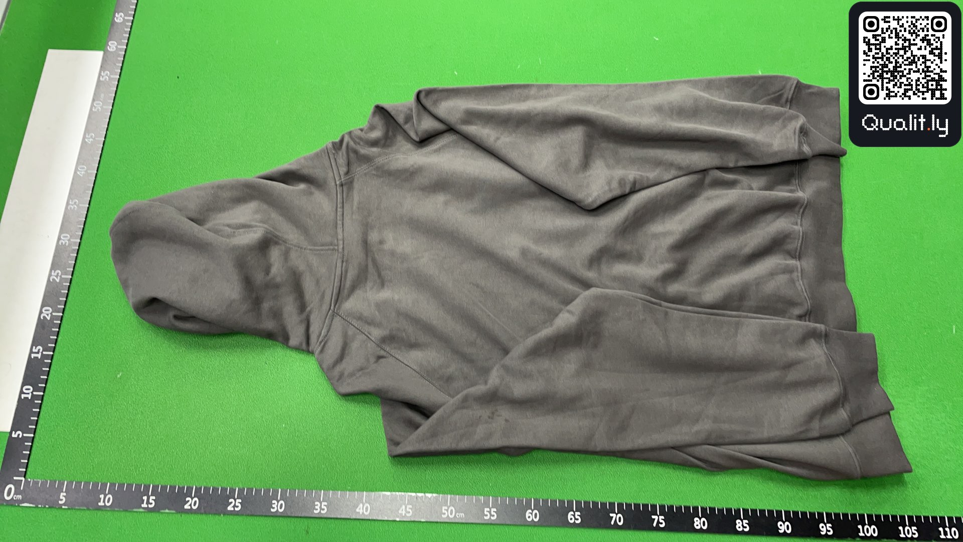 Hoodie QC photo 3 of 8