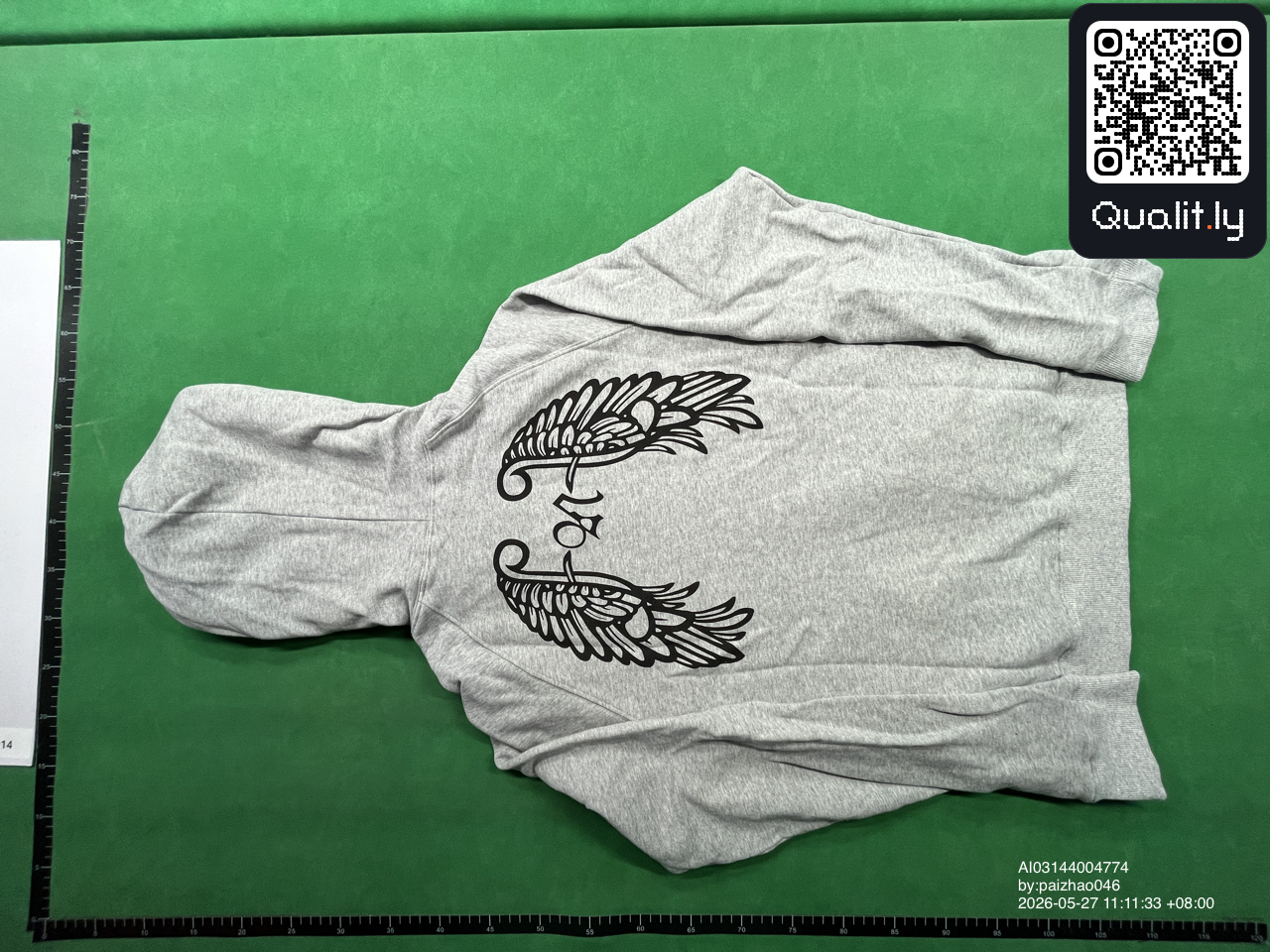 Bluza z kapturem — zdjęcie QC 1 z 10