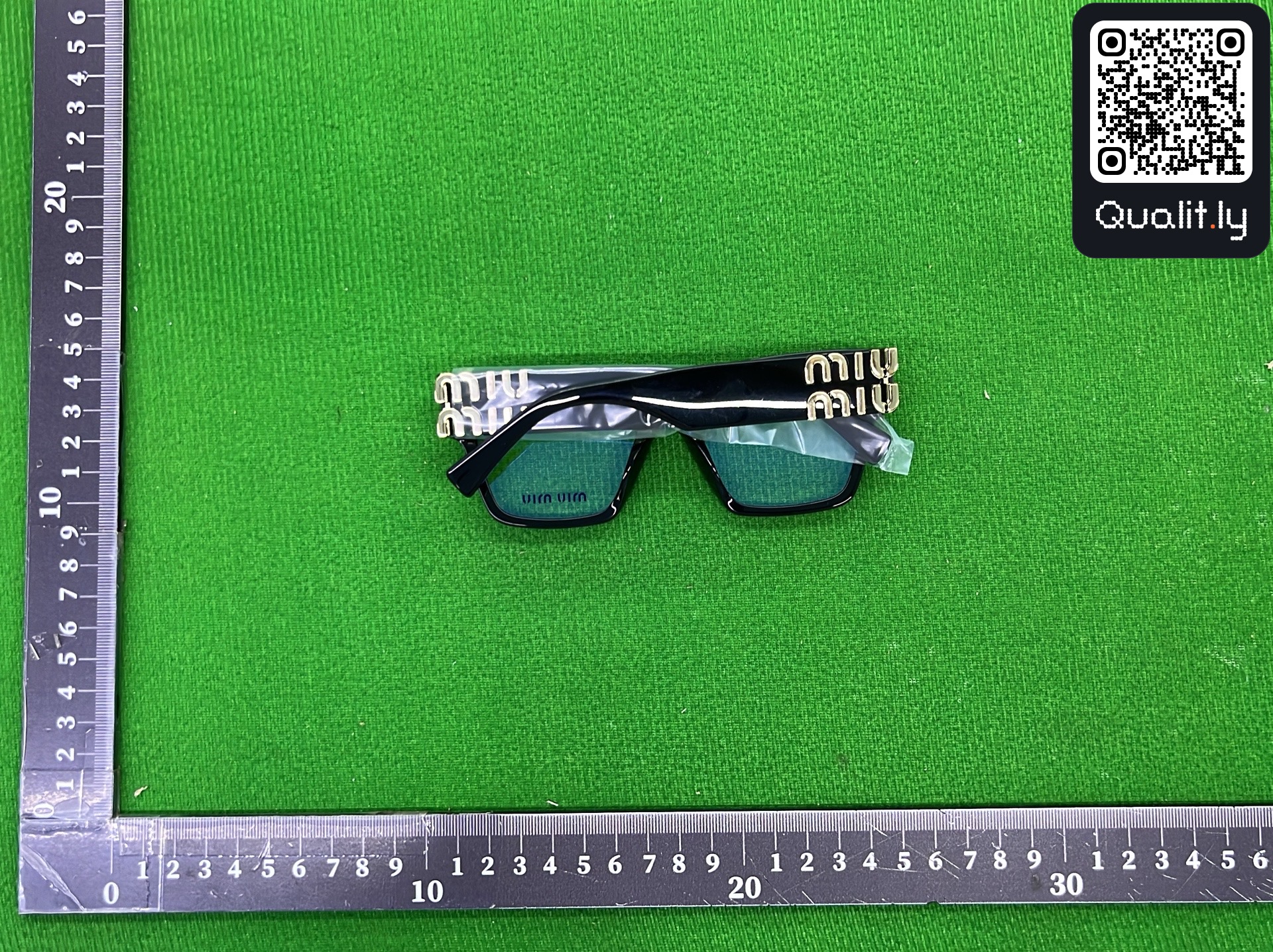 Sunglasses QC photo 3 of 4