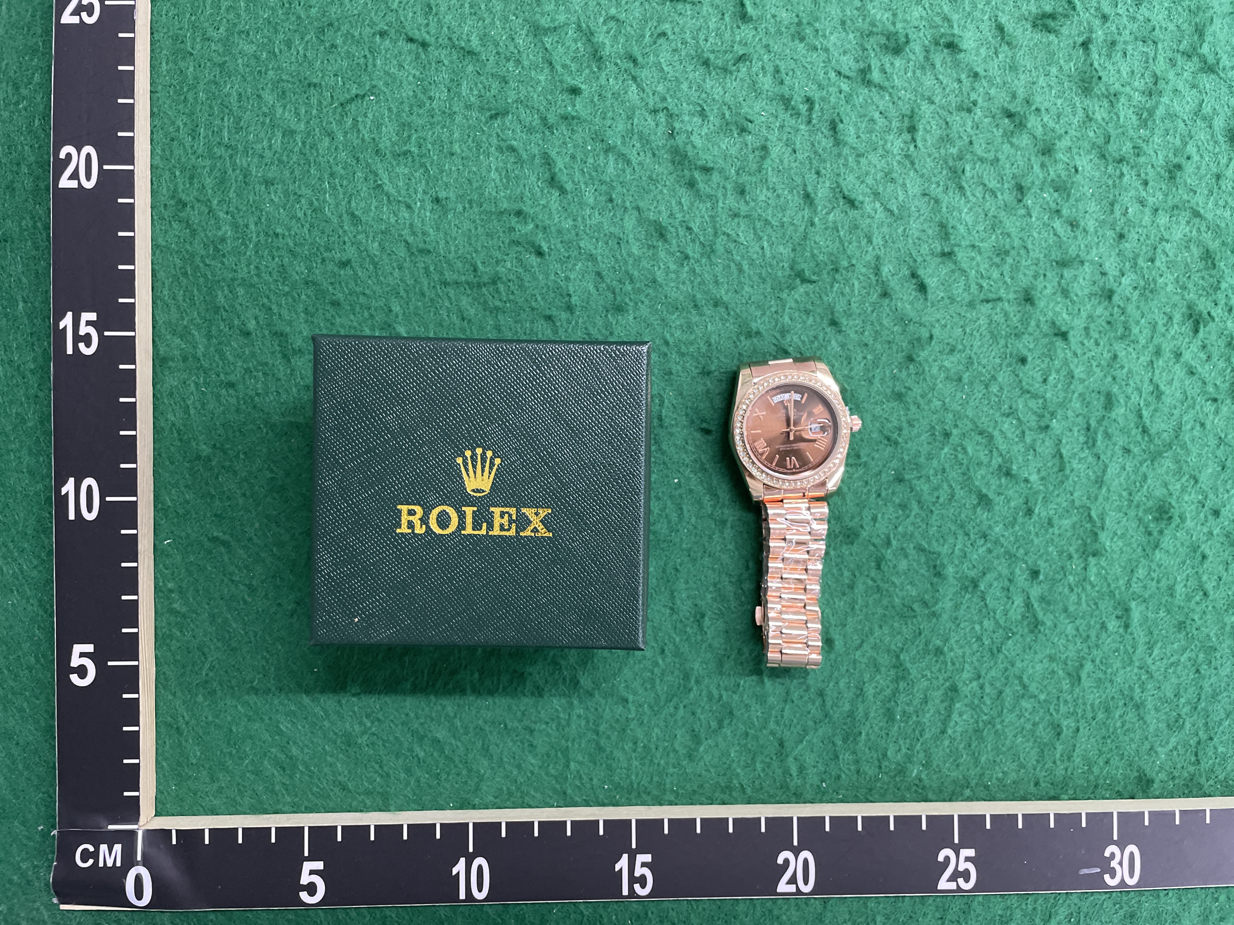 Horloge — QC-foto 1 van 18