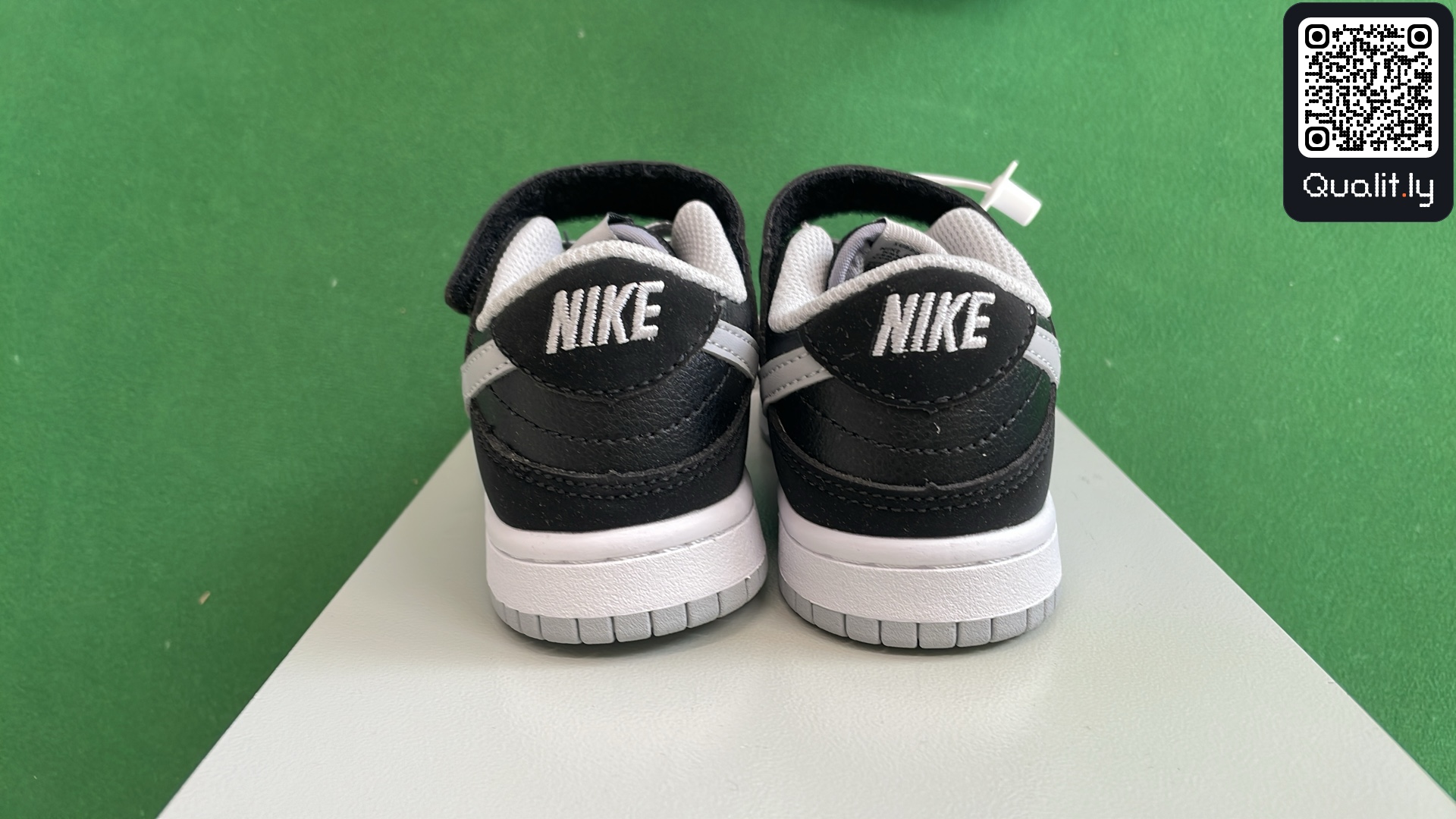 Sneakers QC photo 3 of 30