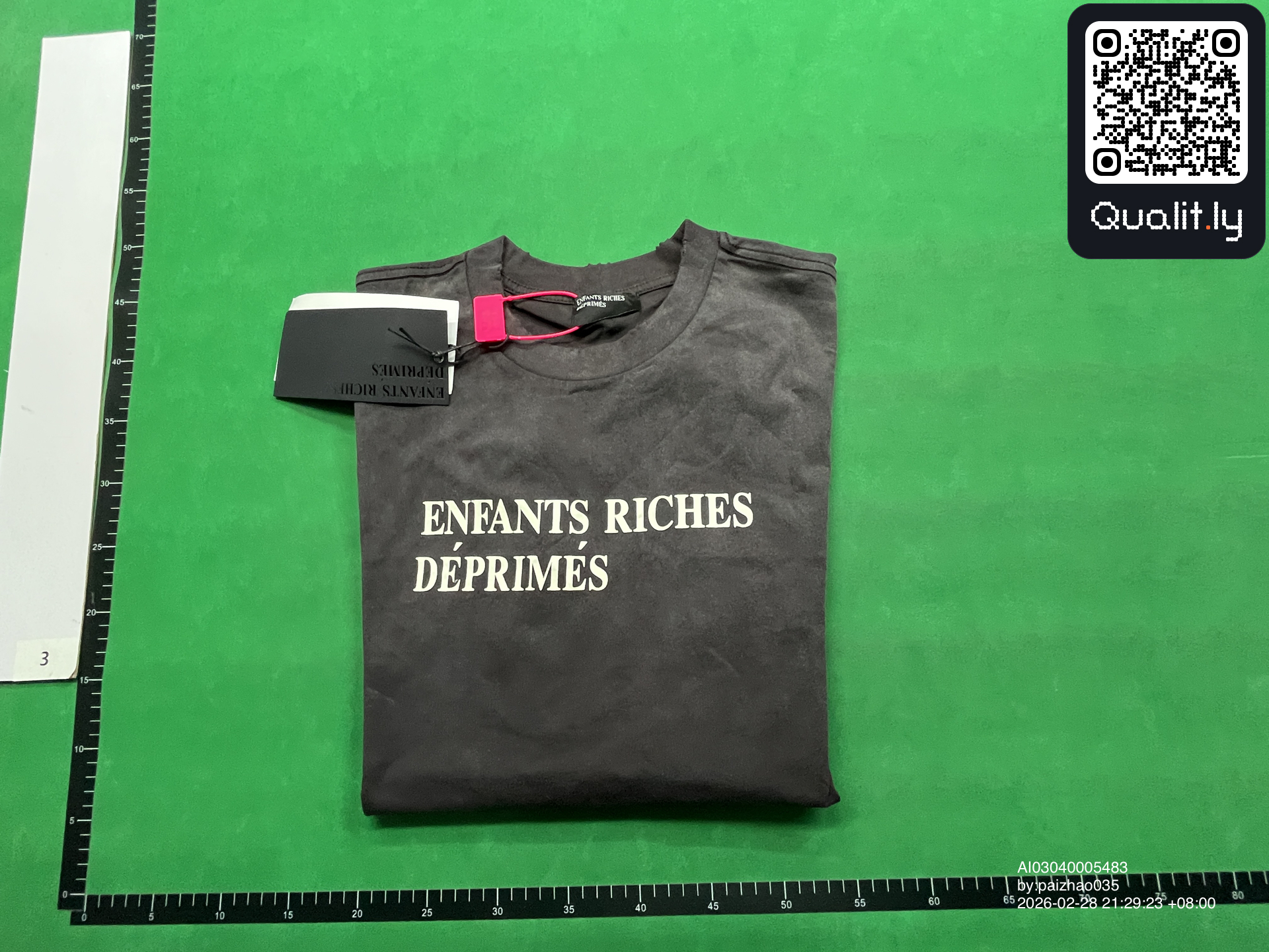 Sweatshirt QC photo 1 of 4