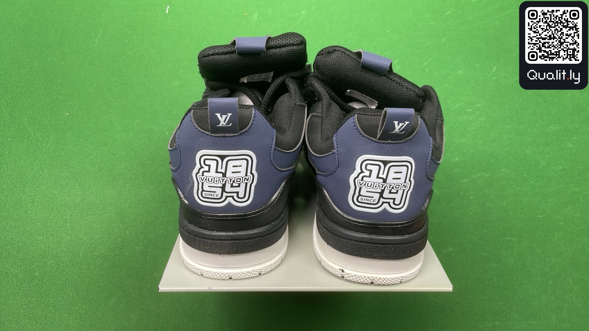 Sneaker — QC-Foto 3 von 6