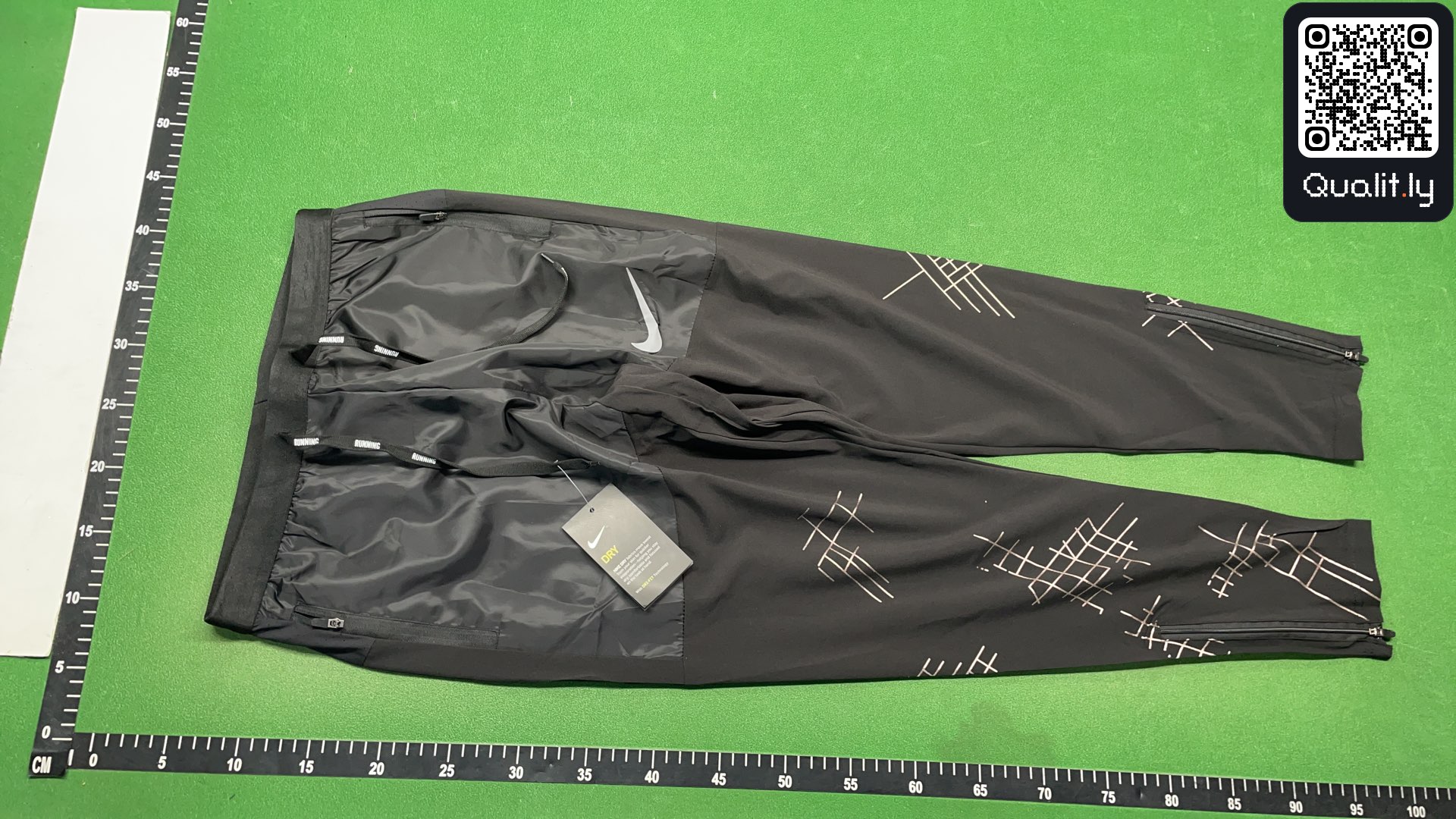 Pantaloni — foto QC 2 di 8
