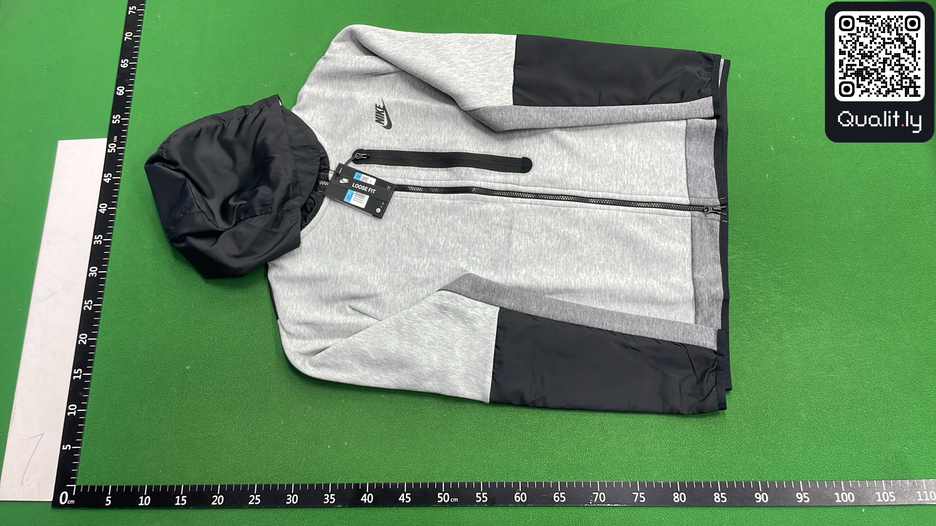 Sweat à capuche — photo QC 2 sur 8