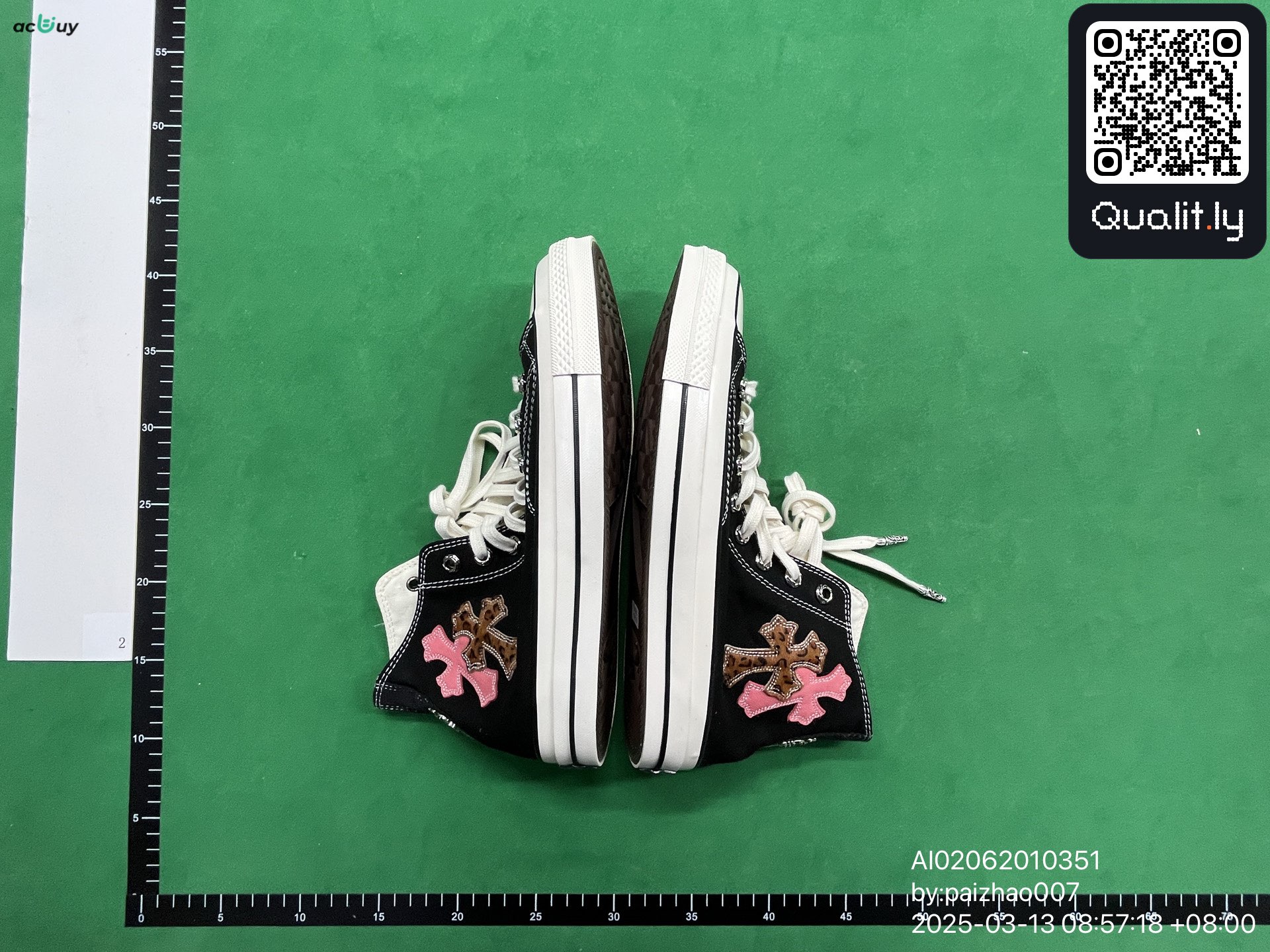 Sneakers QC photo 2 of 6