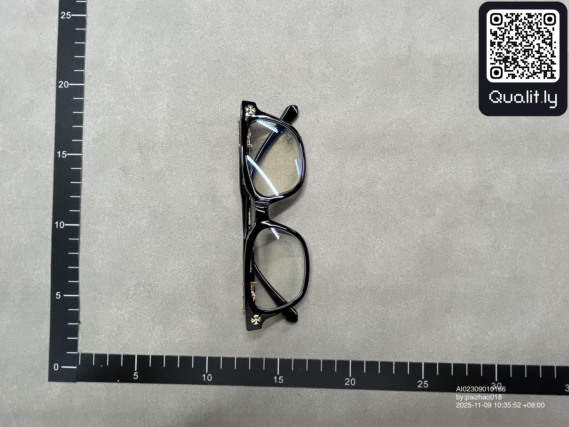 Ochelari de soare — fotografie QC 1 din 6