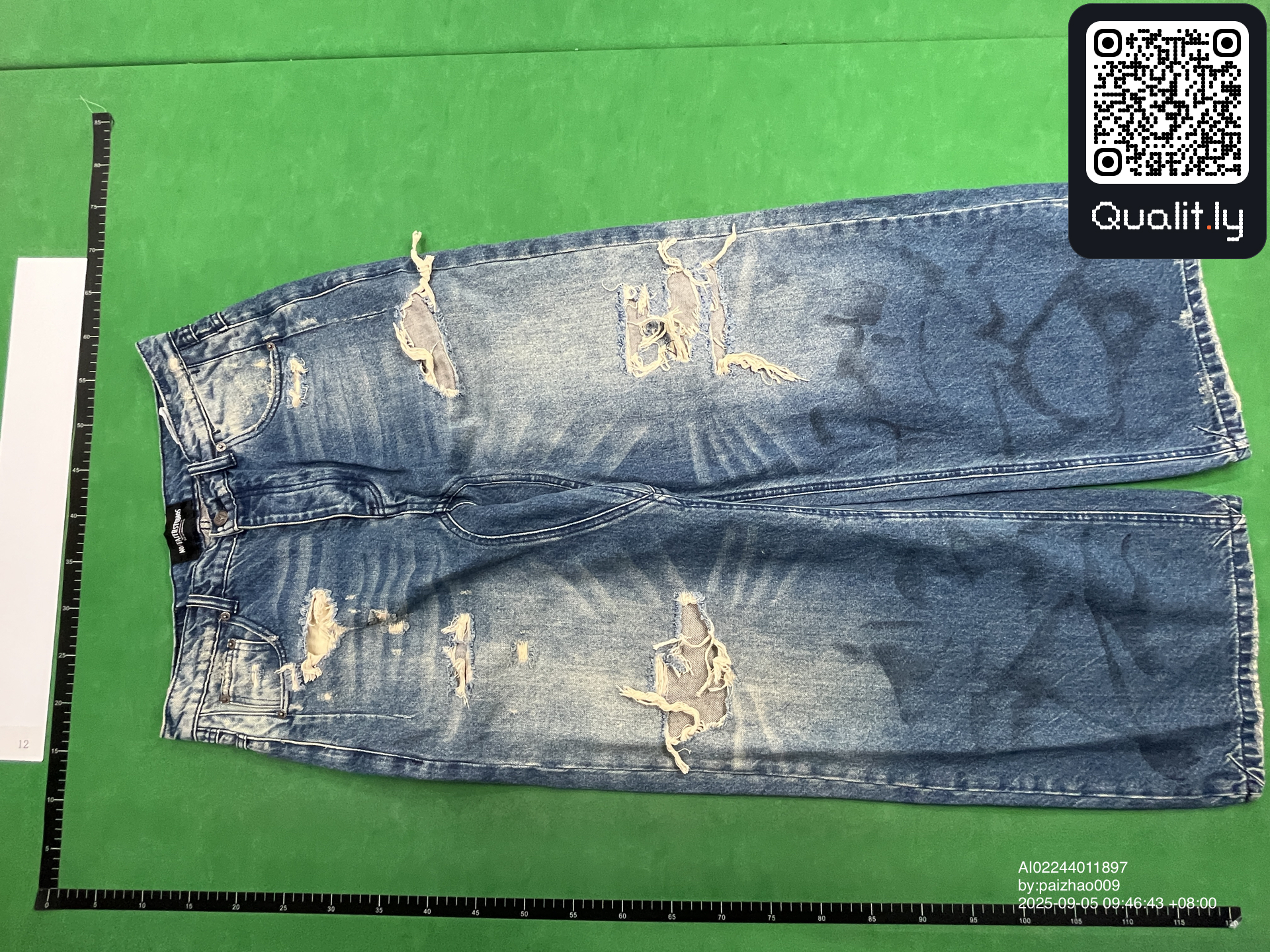 Jean — photo QC 3 sur 10