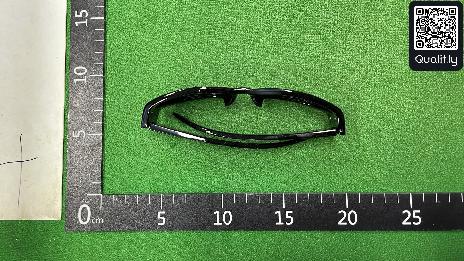 Sunglasses QC photo 3 of 3