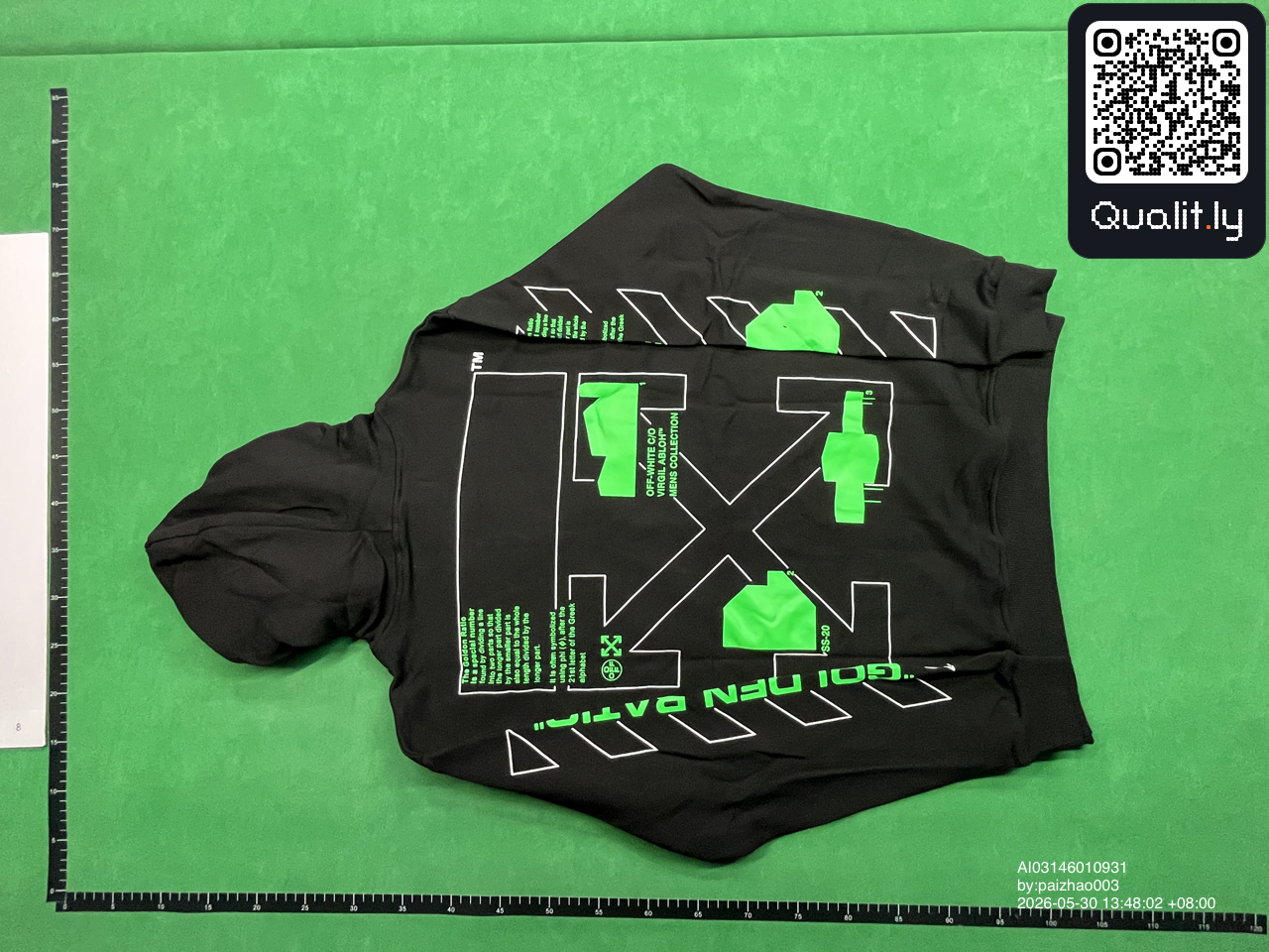 Hoodie — QC-Foto 1 von 82