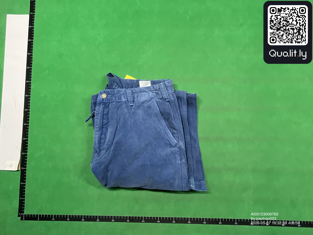 Jeans — QC-foto 1 van 10