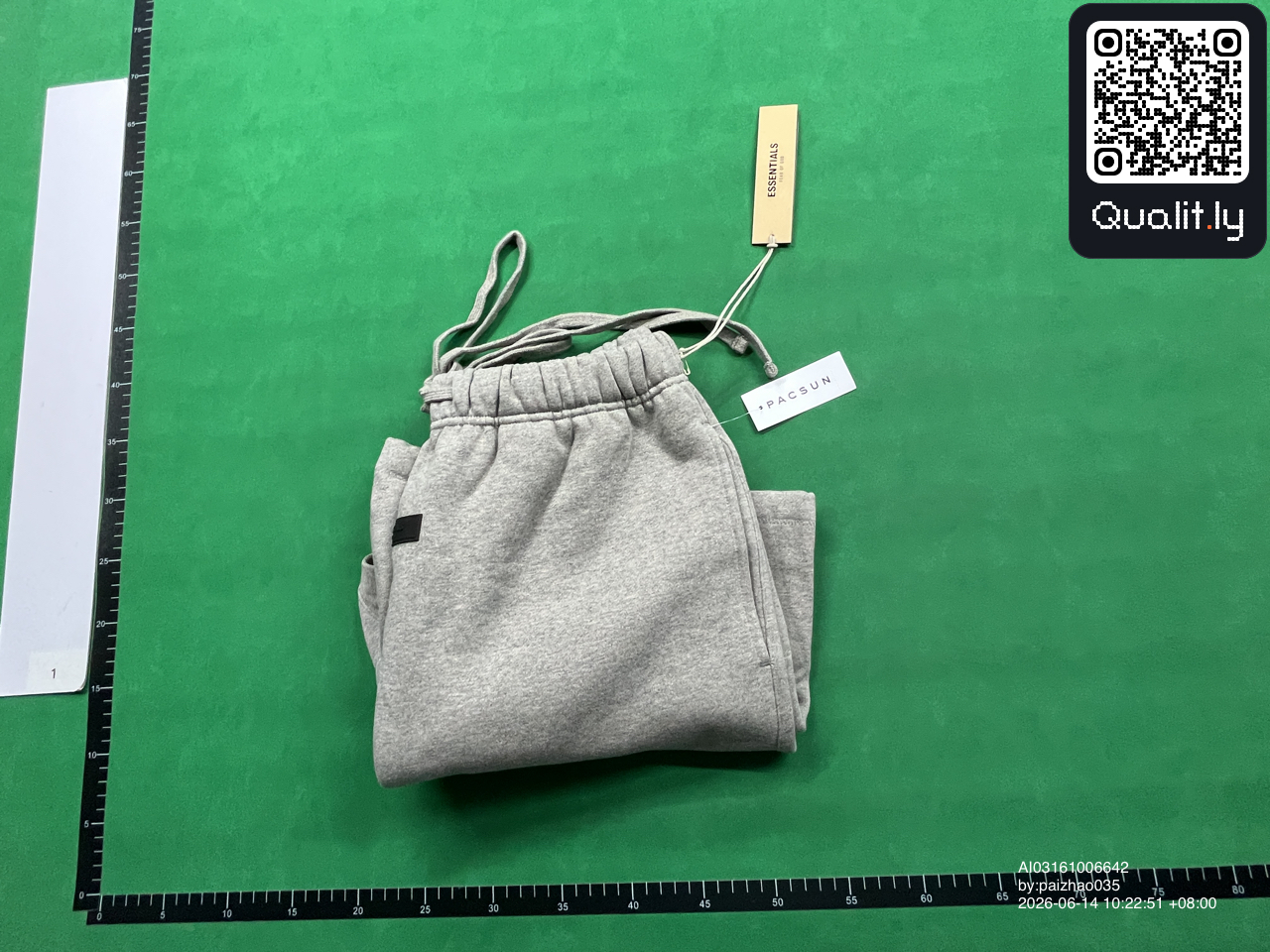 Pantalón corto — foto QC 3 de 10