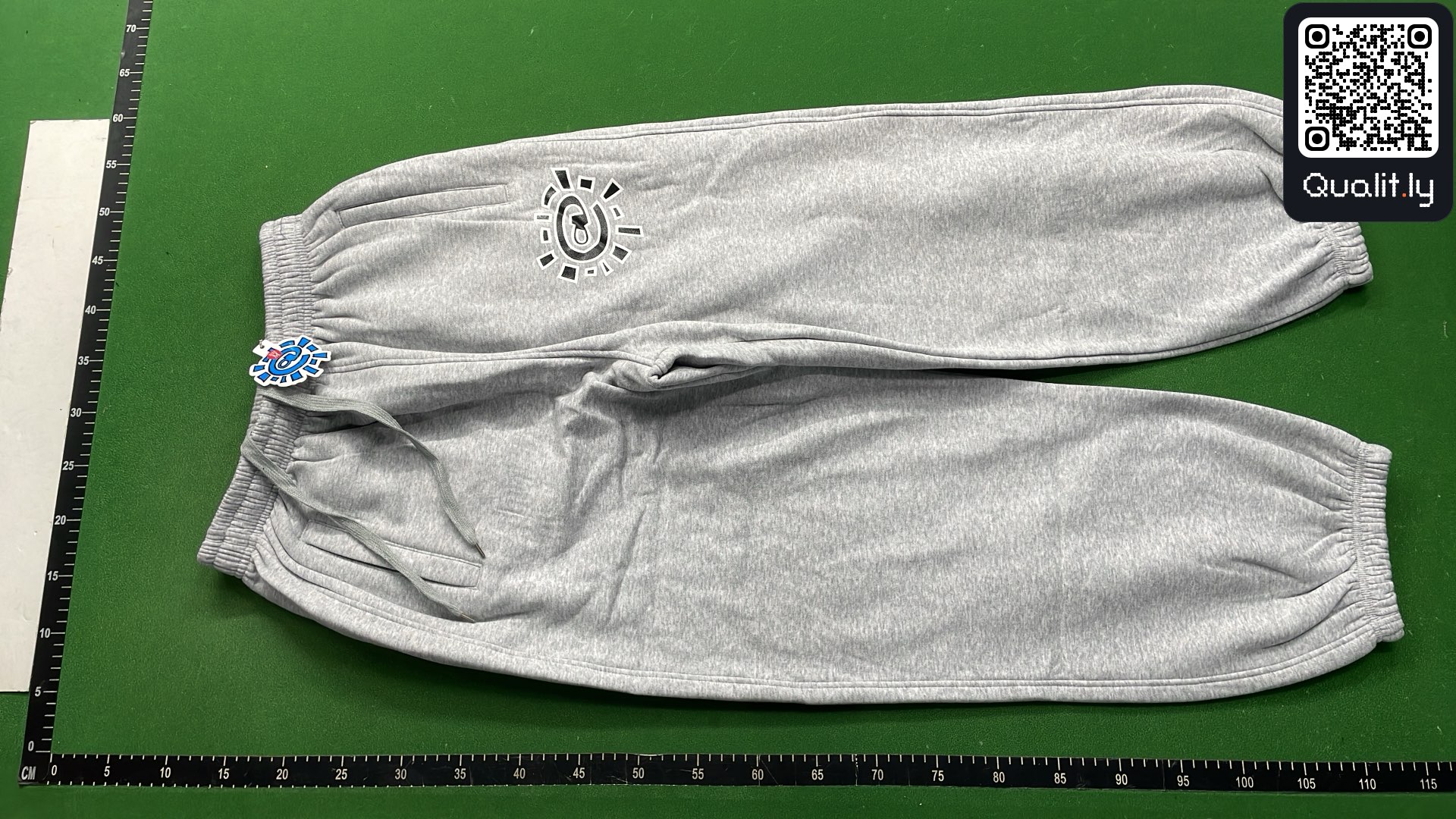 Pants QC photo 2 of 39