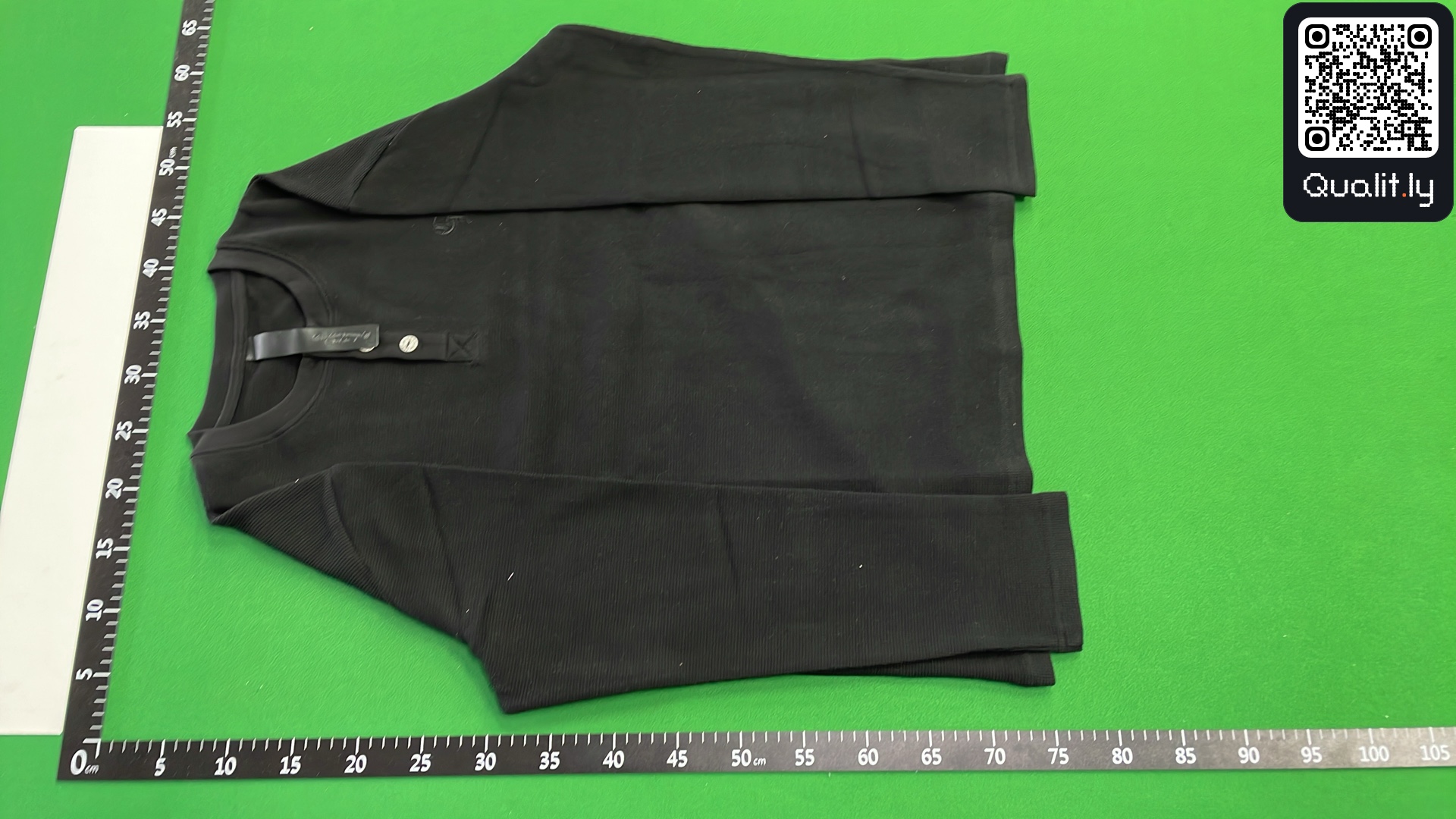 Sweater QC photo 2 of 4