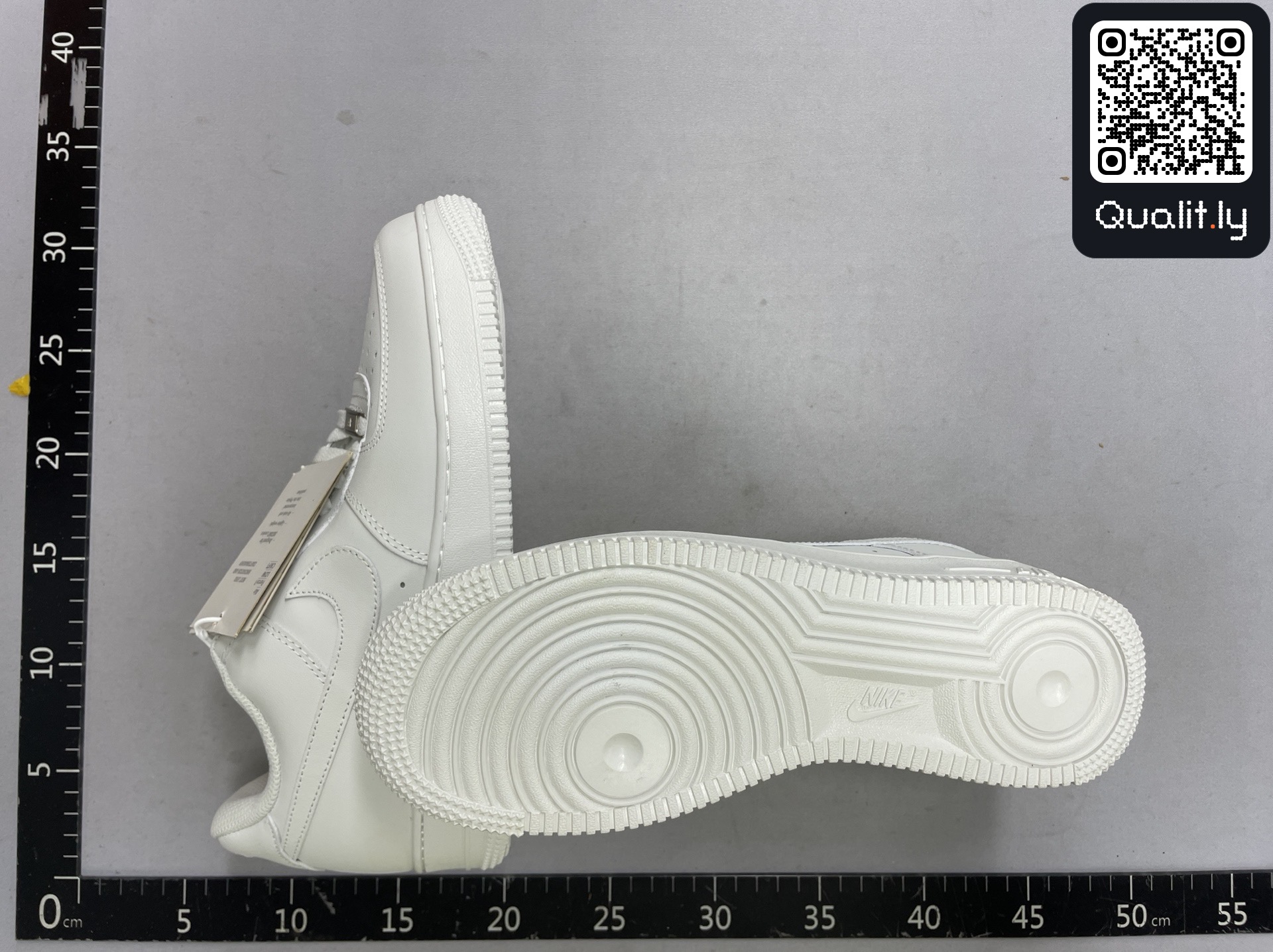 Sneakers QC photo 2 of 77