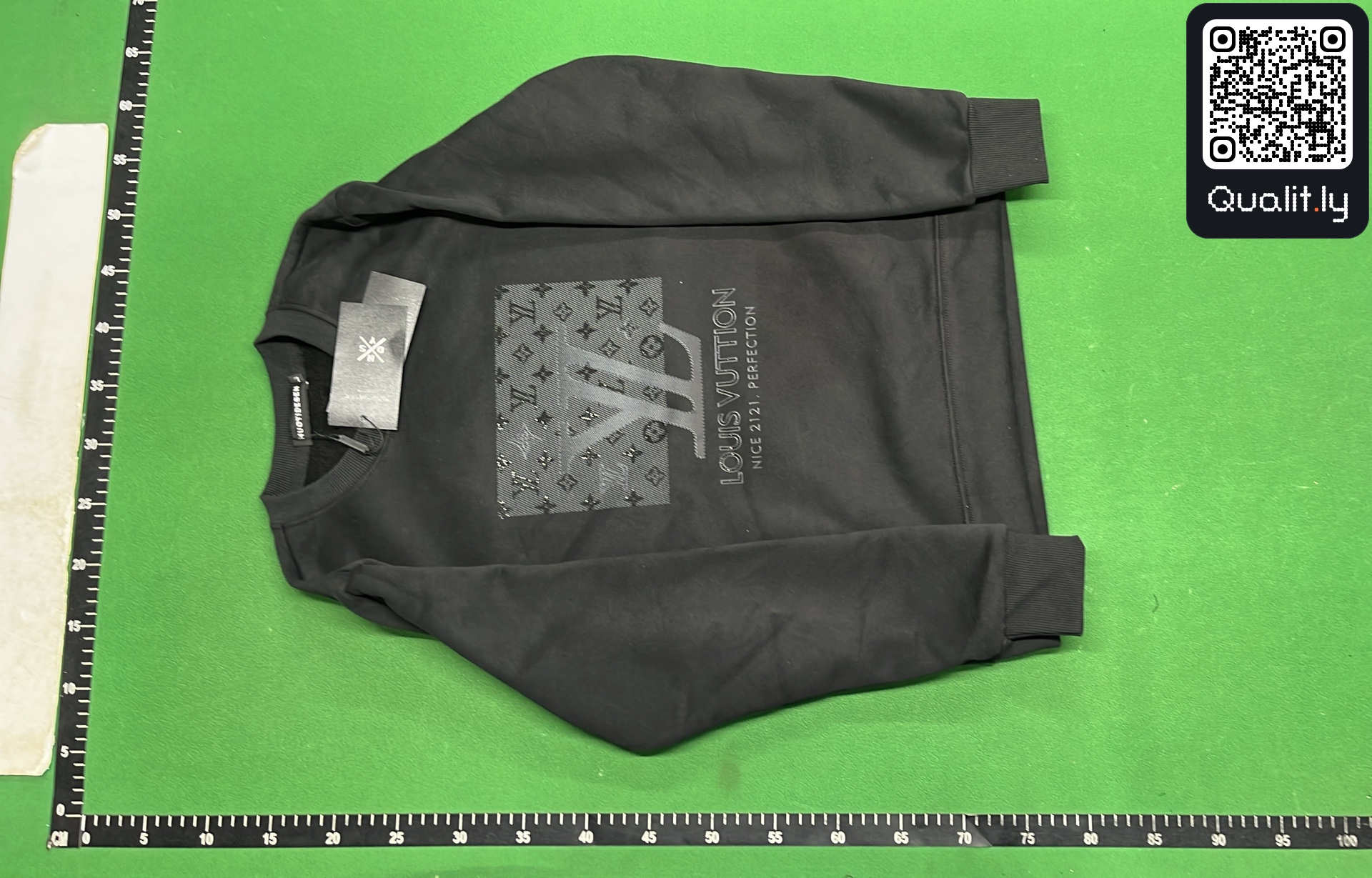 Sweat — photo QC 2 sur 8