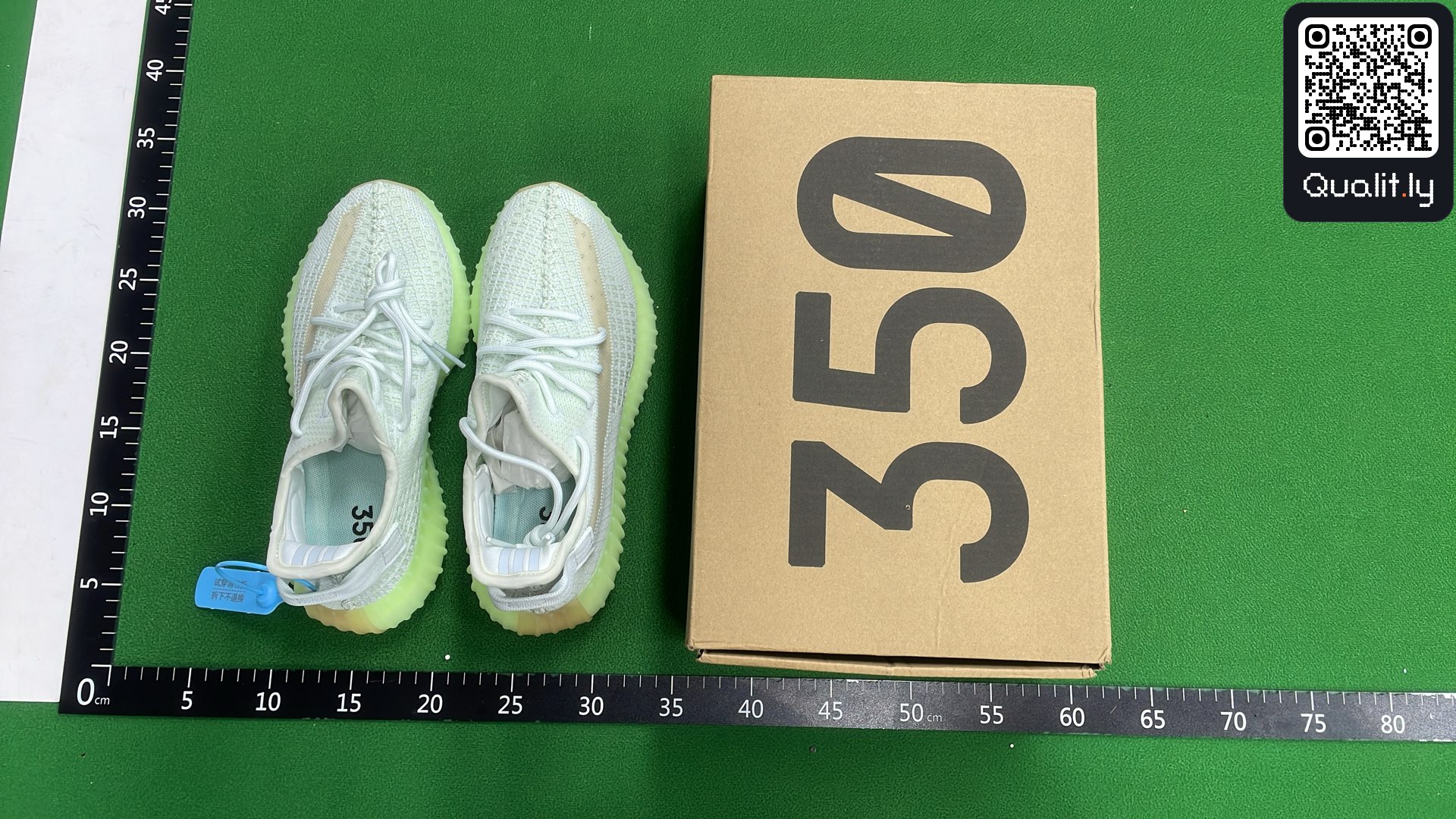 Sneakers QC photo 1 of 12