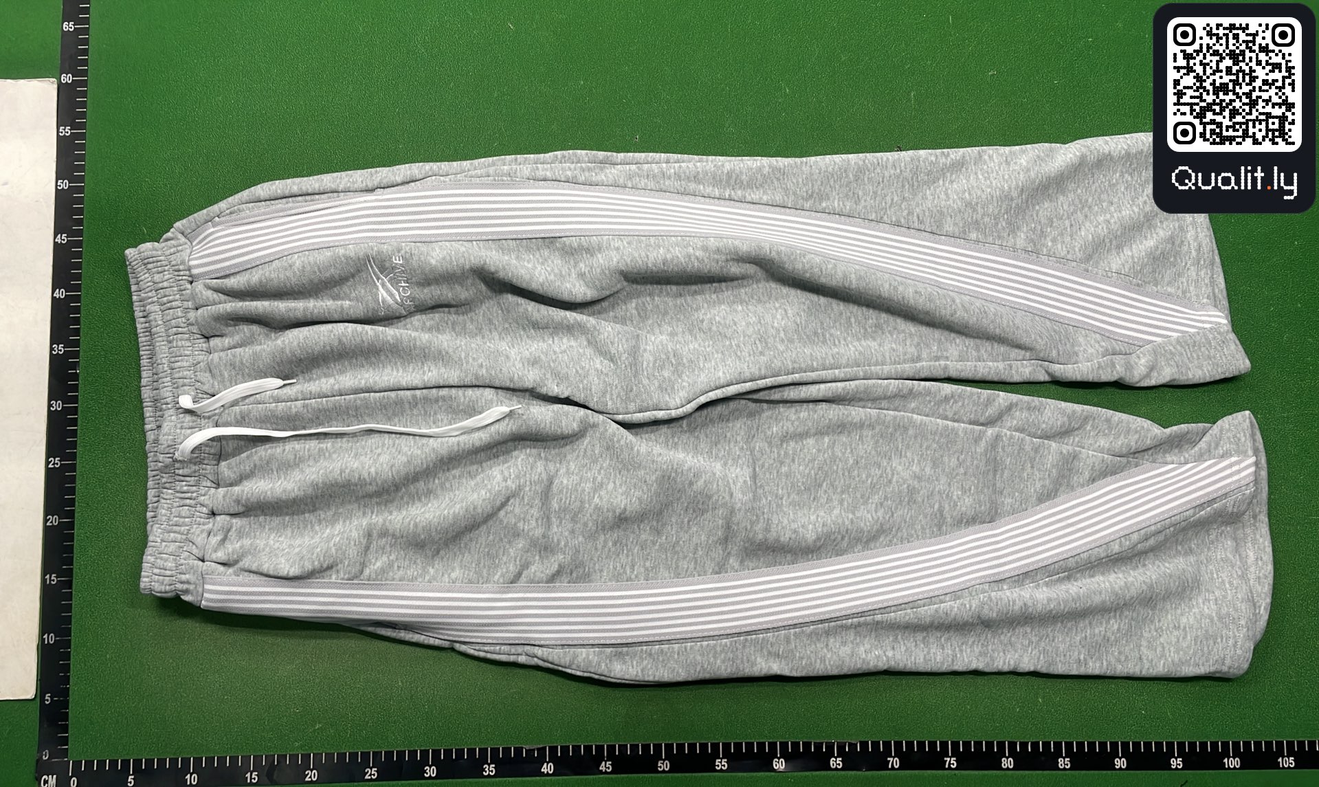 Byxor — QC-foto 2 av 4