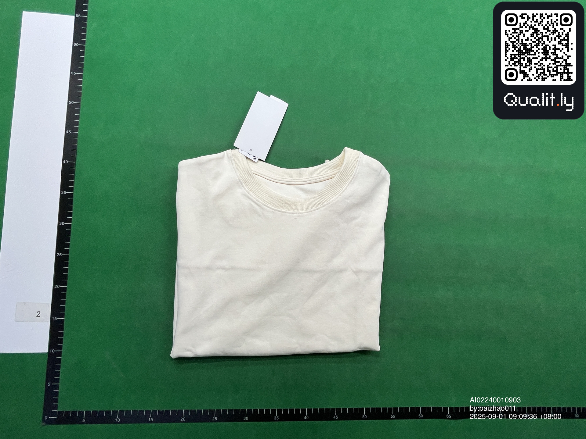 Sweat — photo QC 1 sur 8