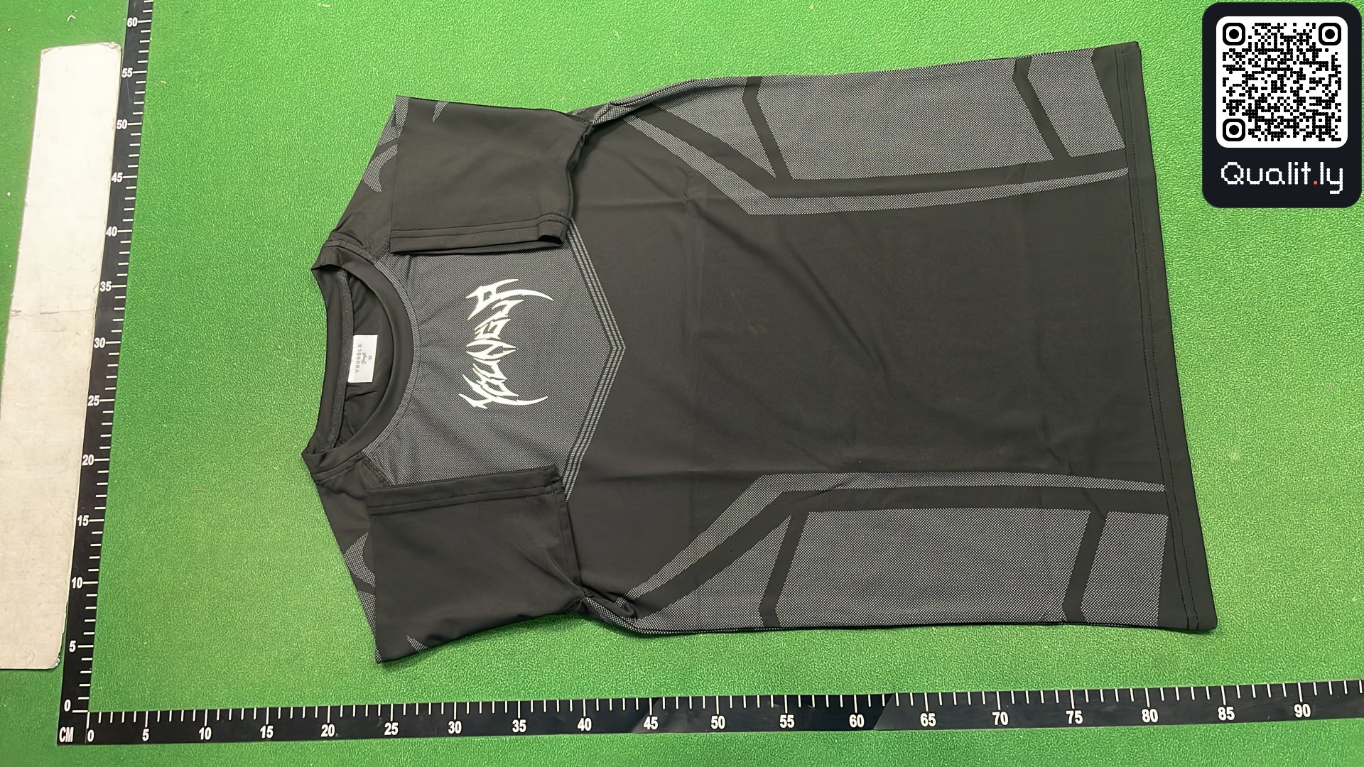 T-shirt — foto QC 2 de 8
