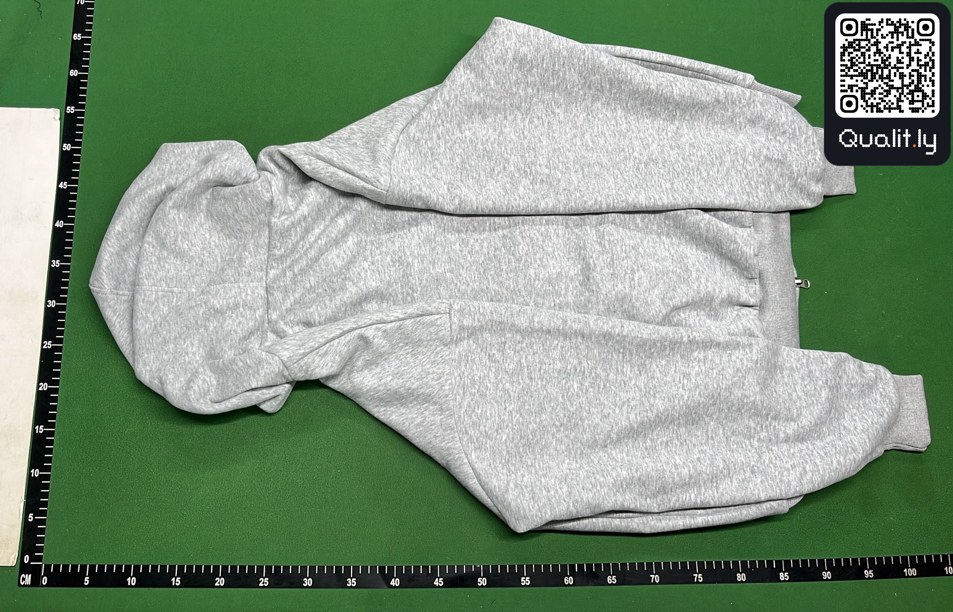 Hoodie — QC-Foto 3 von 15